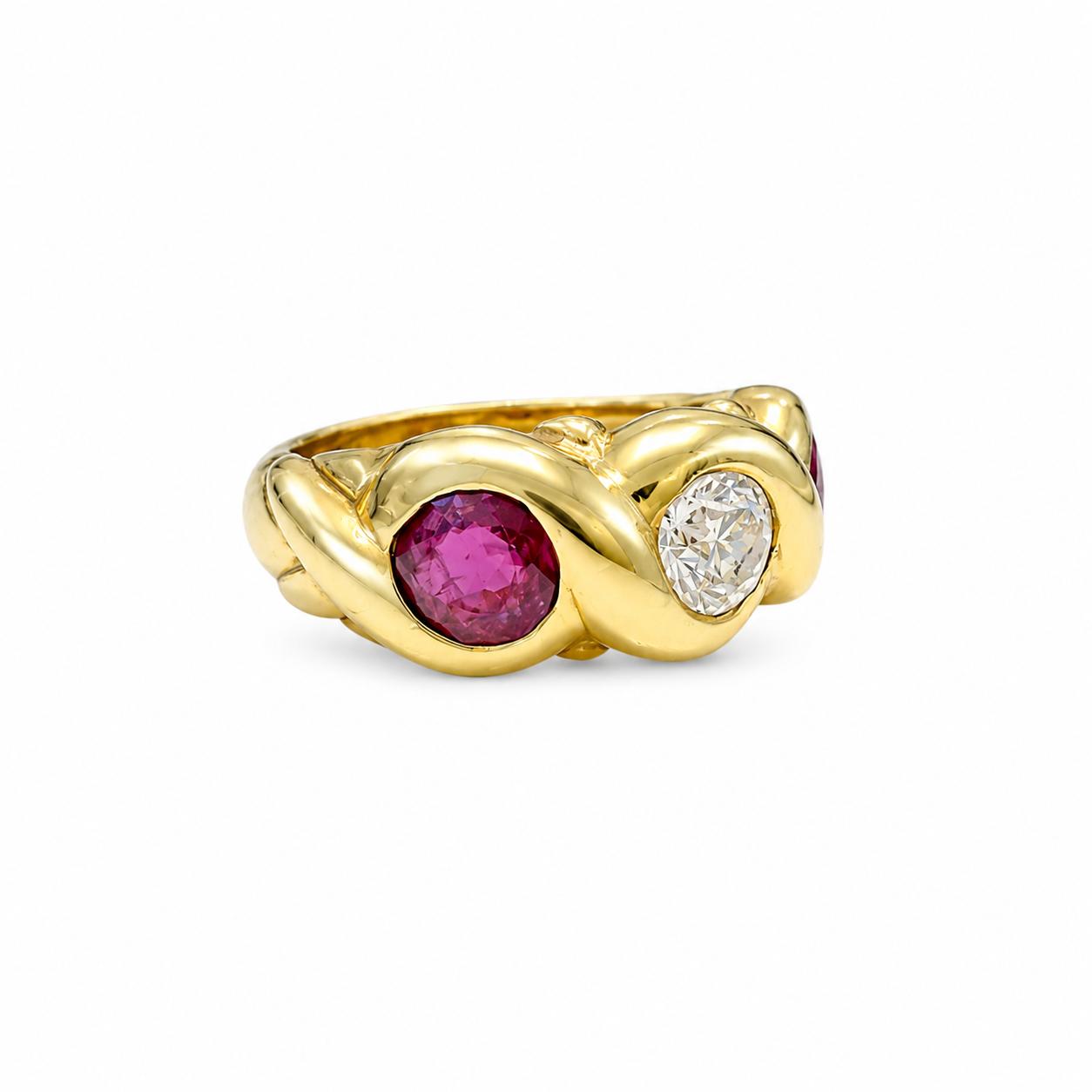 0.36ct. White Diamond & 0.60cttw. Red Ruby Vintage Ring in 18k Yellow Gold 6.28g