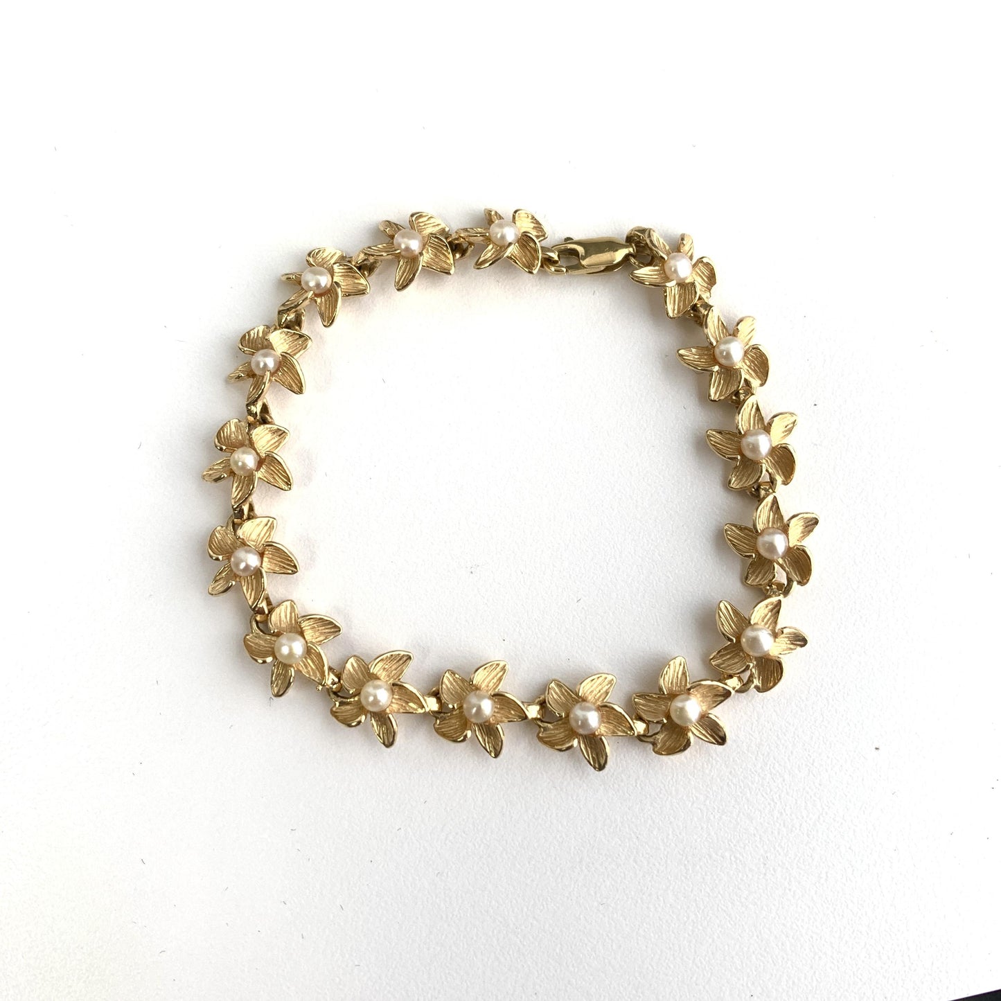 Na Hoku Flower Bracelet With Pearls in 14K Yellow Gold