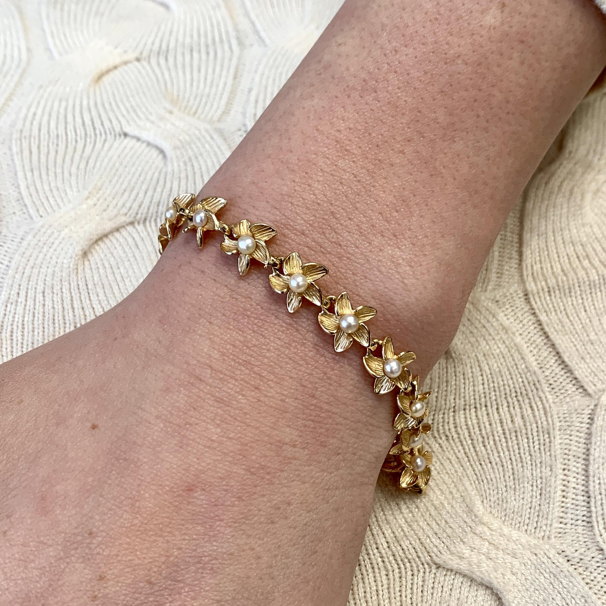 Na Hoku Flower Bracelet With Pearls in 14K Yellow Gold