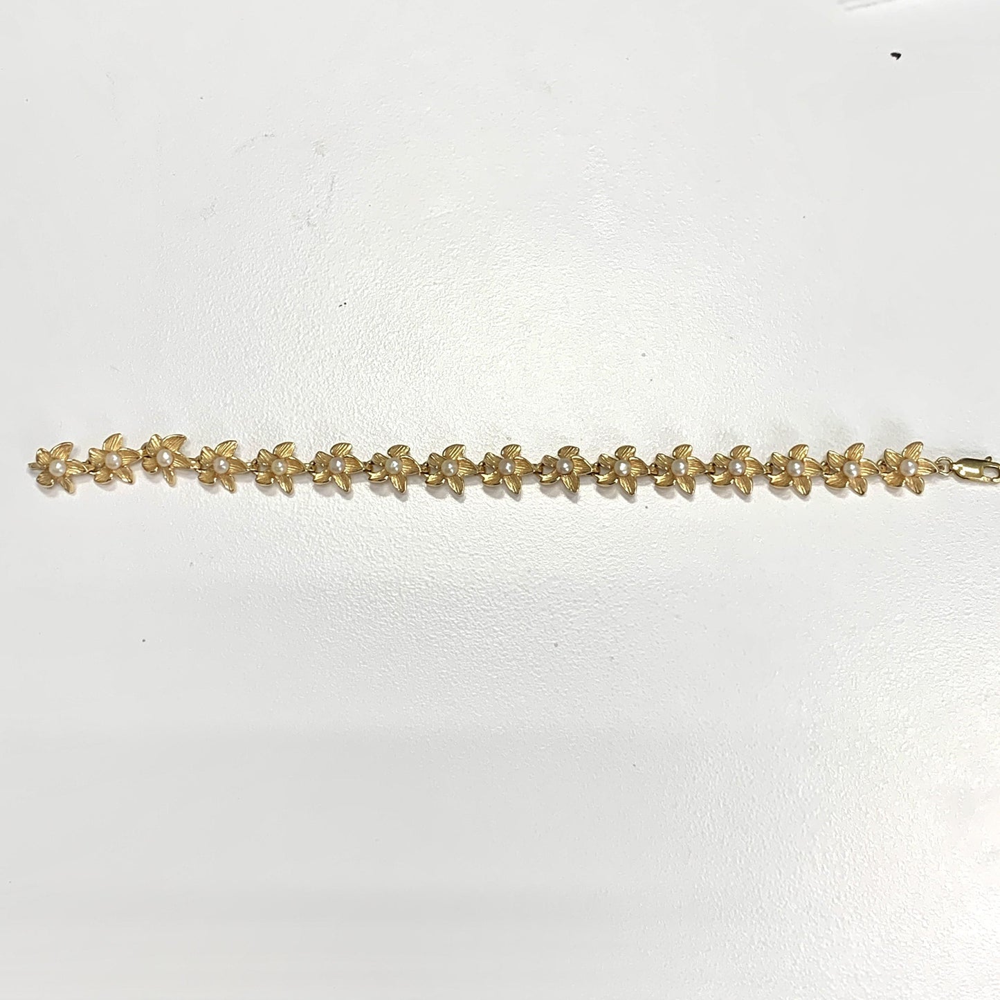 Na Hoku Flower Bracelet With Pearls in 14K Yellow Gold