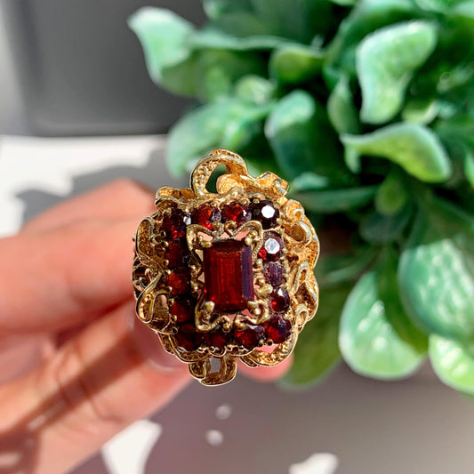 2.61 cttw Garnet Vintage 14K Yellow Gold Ring 3.5 US