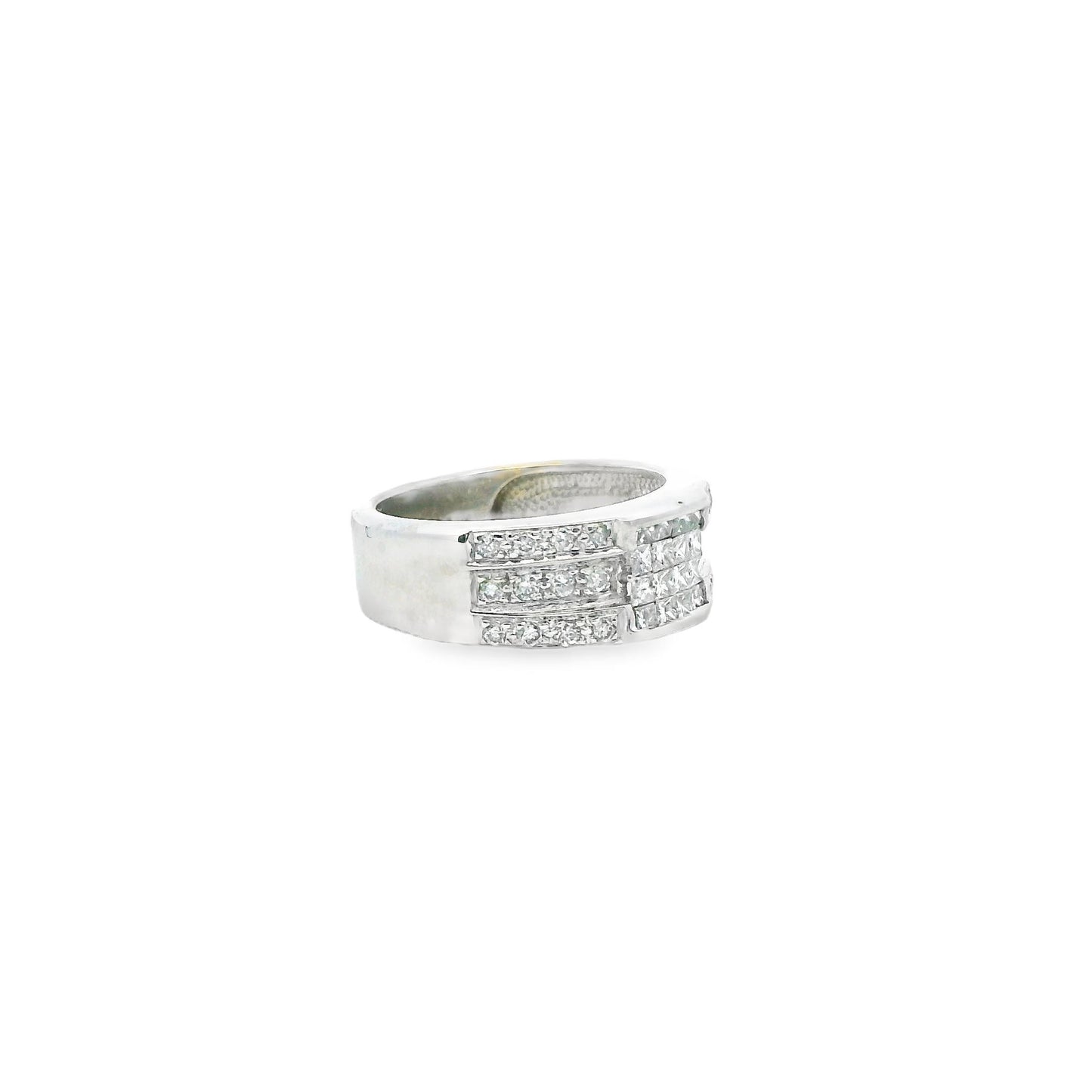 0.75 cttw. White Diamond Ring in 14k White Gold 7US 6.09g.