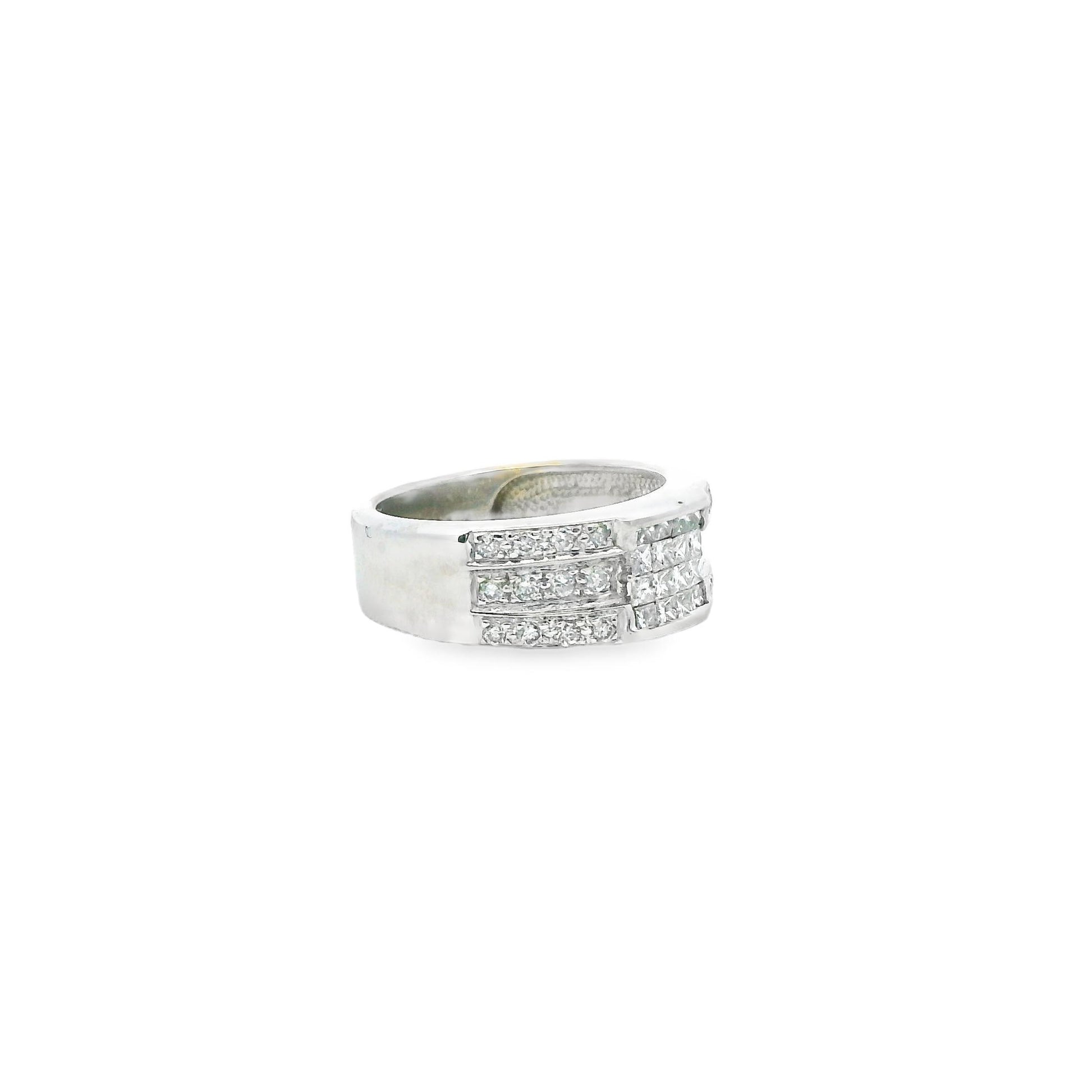 0.75 cttw. White Diamond Ring in 14k White Gold 7US 6.09g.