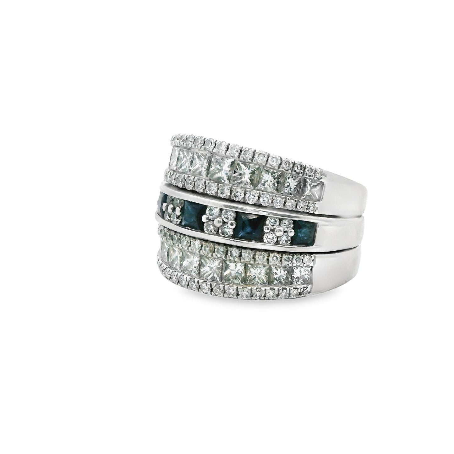1.30cttw. White Diamond & Blue Sapphire Ring In 18k White Gold 7US 5.9g.