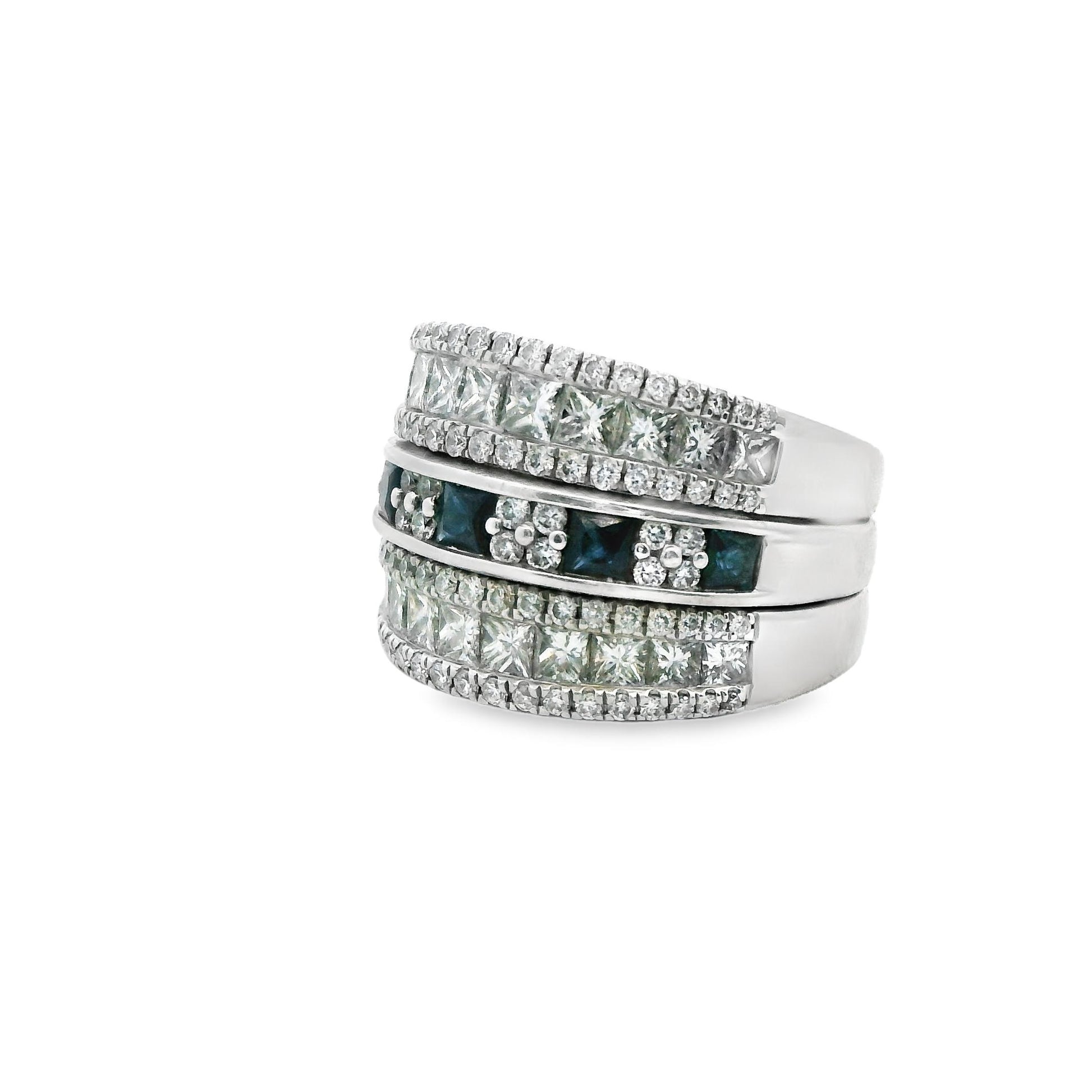 1.30cttw. White Diamond & Blue Sapphire Ring In 18k White Gold 7US 5.9g.