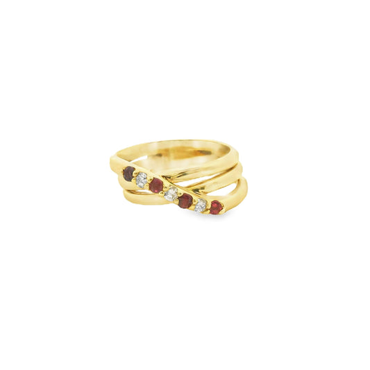 White Diamond & Ruby Overlap Ring in 18k Yellow Gold 8.25US 9.85g.