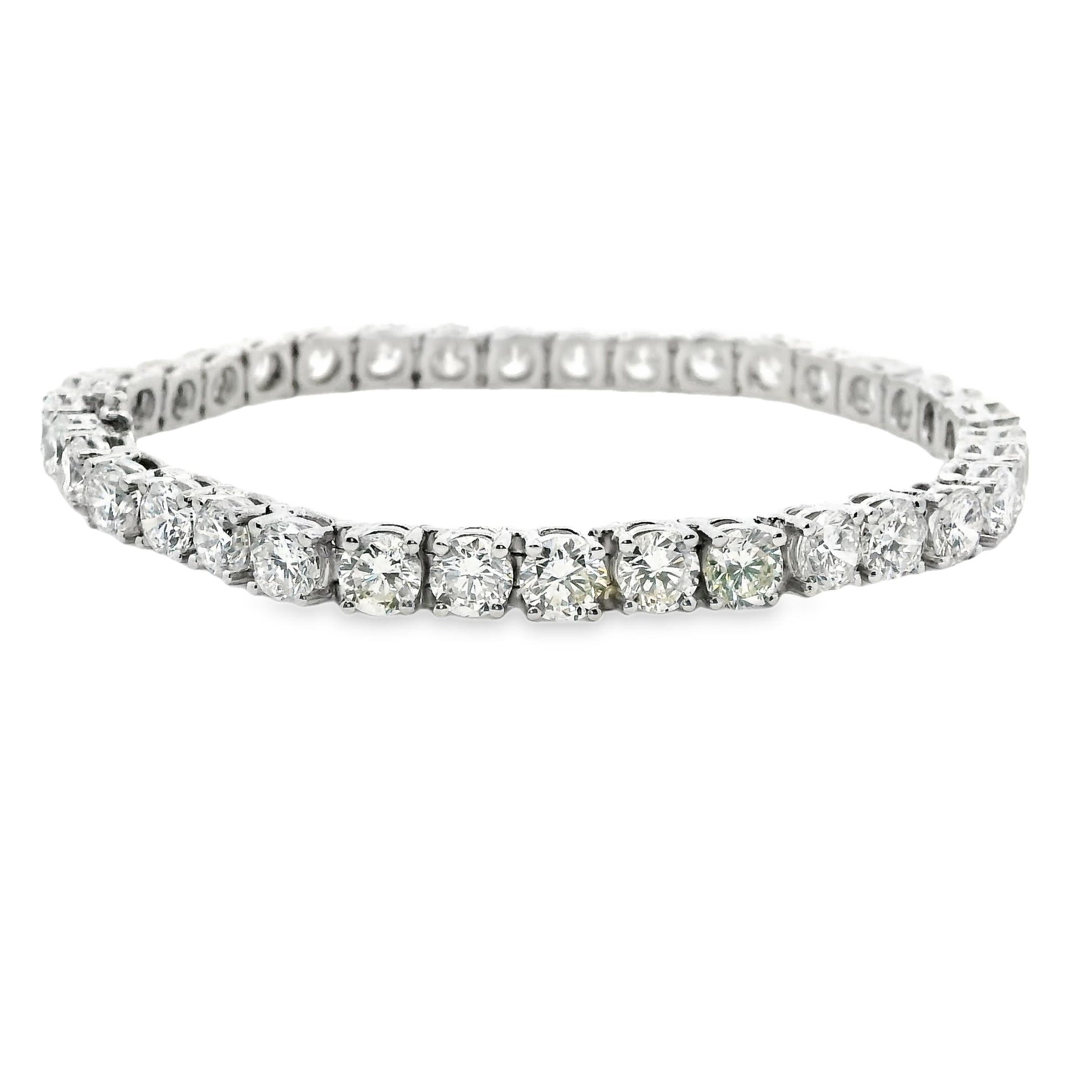 16.20cttw. White Diamond Tennis Bracelet in Platinum 30.23g.