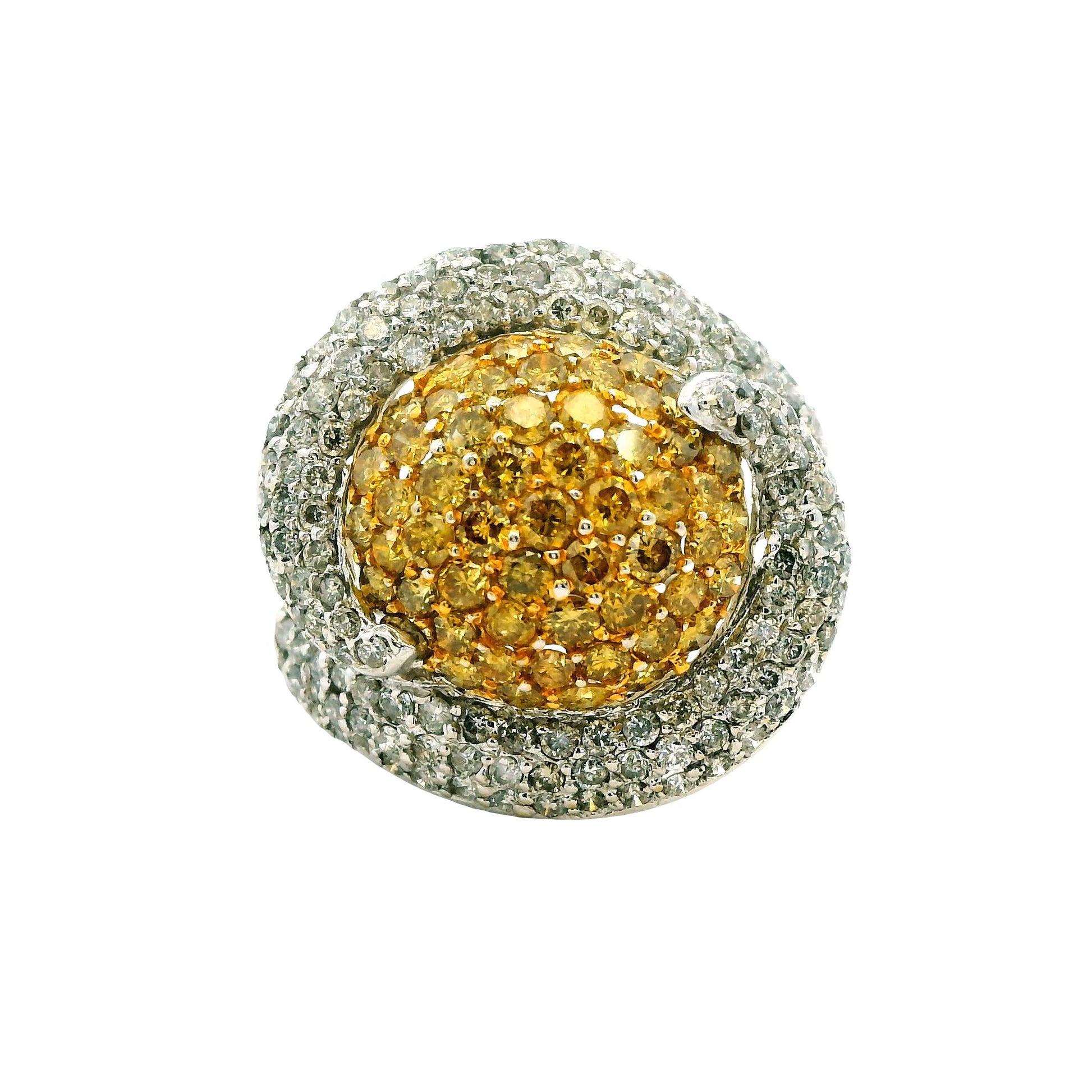 3.16cttw. White & Yellow Diamonds Ring in 18k White Gold 9US 12.02g.