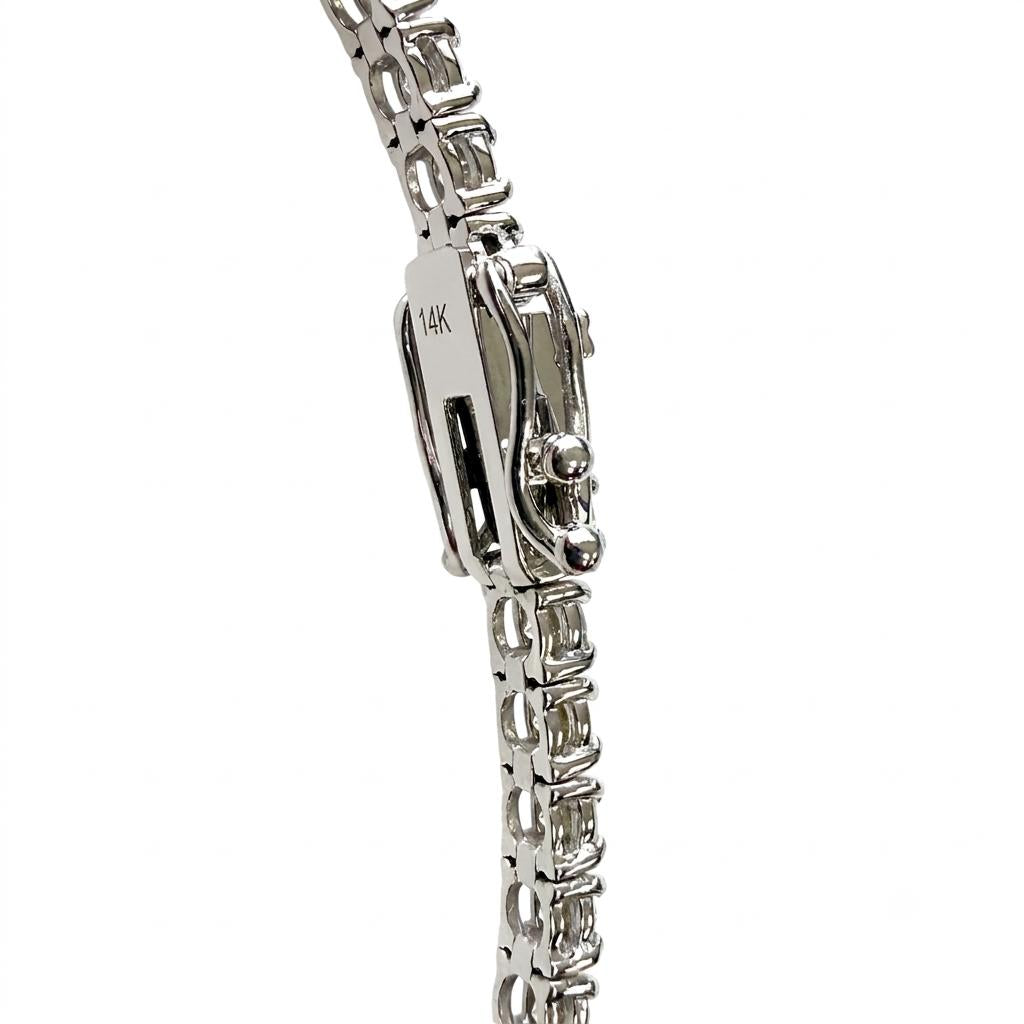 5.90cttw. White Diamond Tennis Bracelet in 14k White Gold 7" 9.71g.