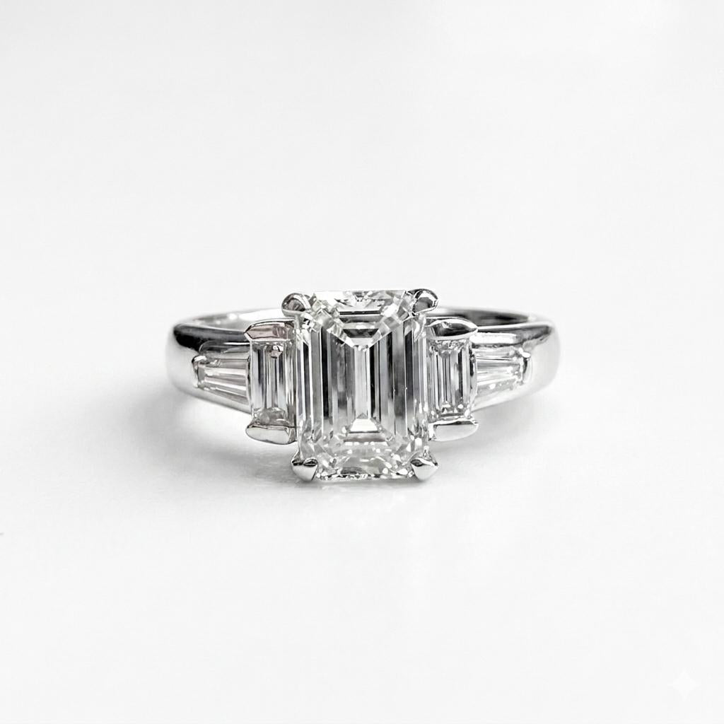 EGL 1.84cttw. White Diamond Vintage Platinum Ring 5.96g. 5.25US