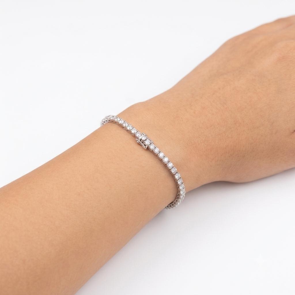 3.15 cttw. White Diamond Tennis Bracelet in 14k White Gold 7.24g. 7"
