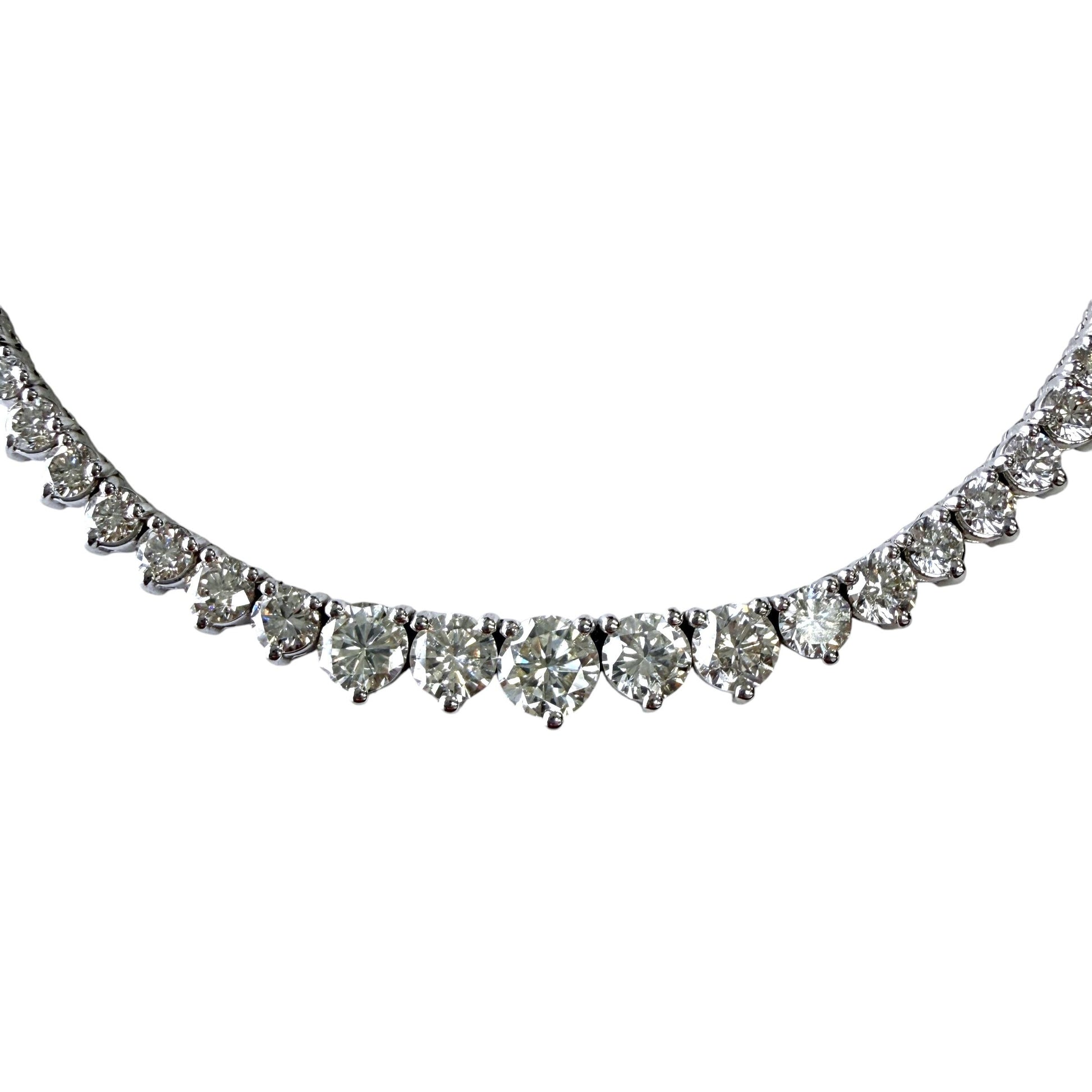 7.50cttw. White Diamond Graduated Necklace in 14k White Gold 18" 18.35g.