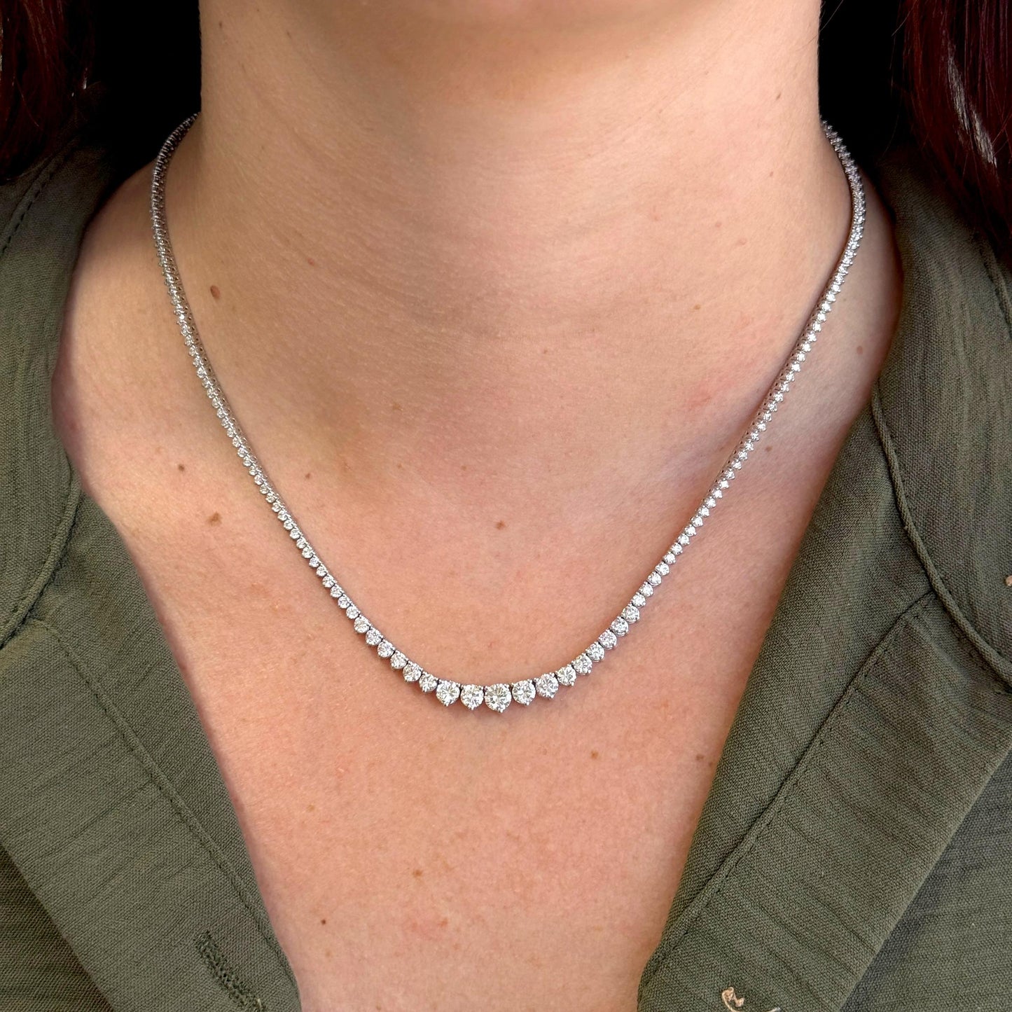 7.50cttw. White Diamond Graduated Necklace in 14k White Gold 18" 18.35g.
