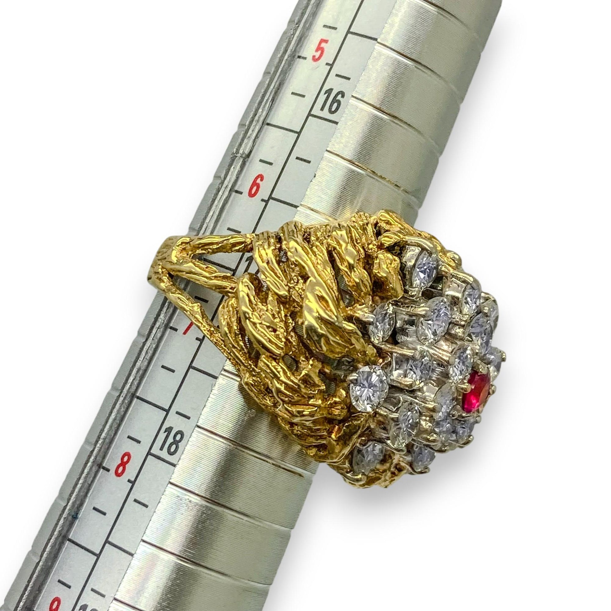 Diamond and Ruby Vintage Ring in 18K Yellow Gold 7US 14.5g