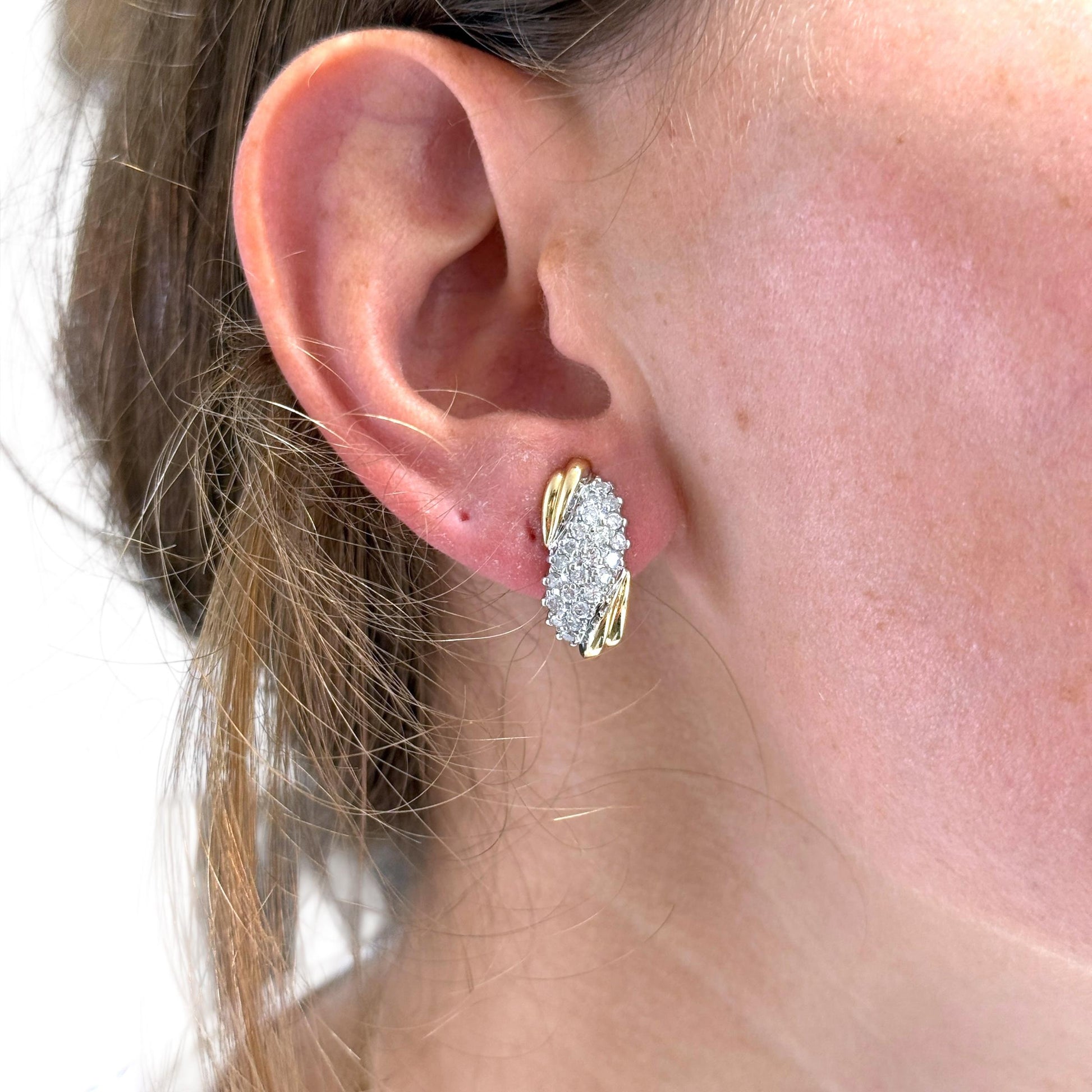 1.32cttw. White Diamond Vintage Earring in 14k Two Toned Gold 6.28g.