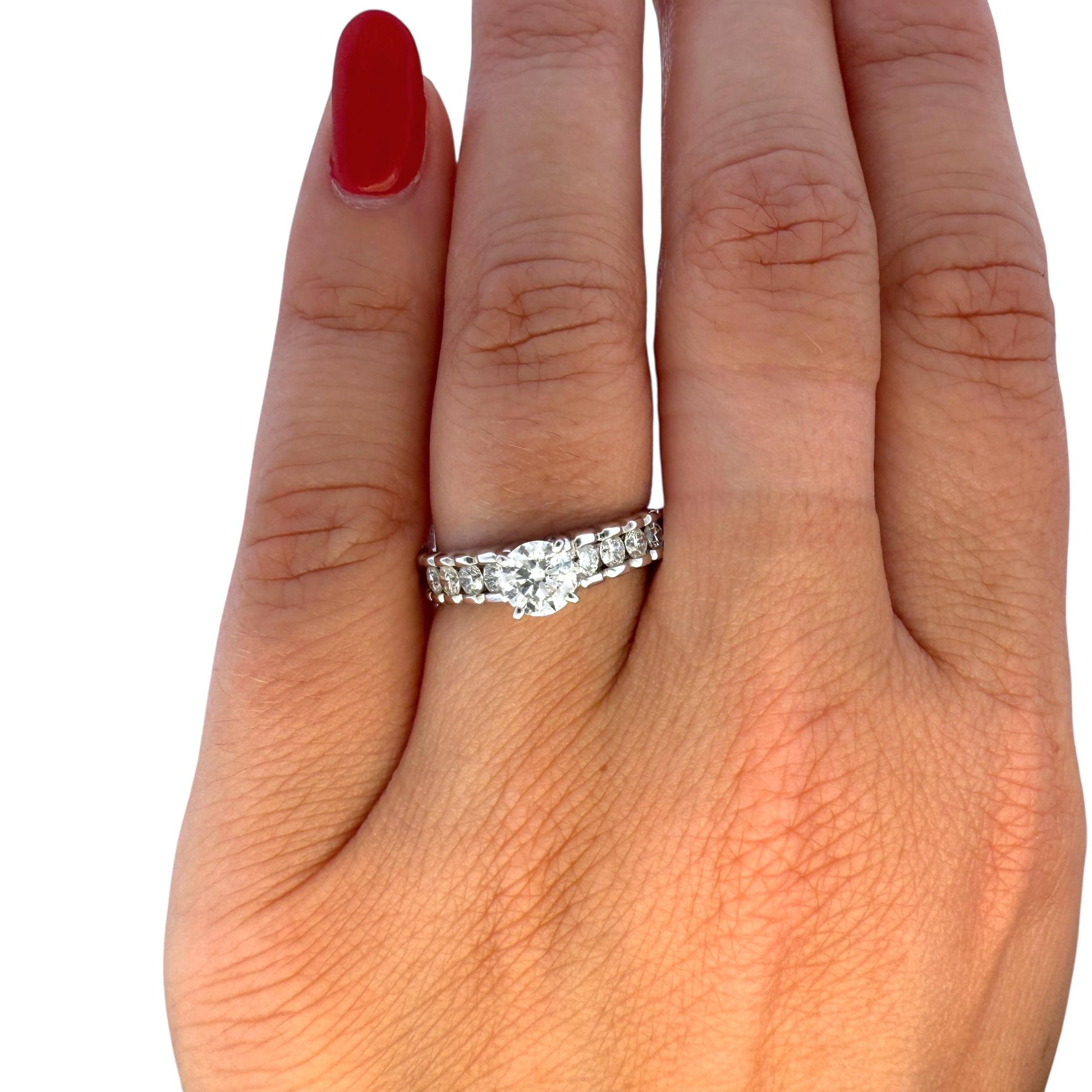 0.94 cttw. White Diamond Engagement Ring in 14K White Gold 7US 4.33g.
