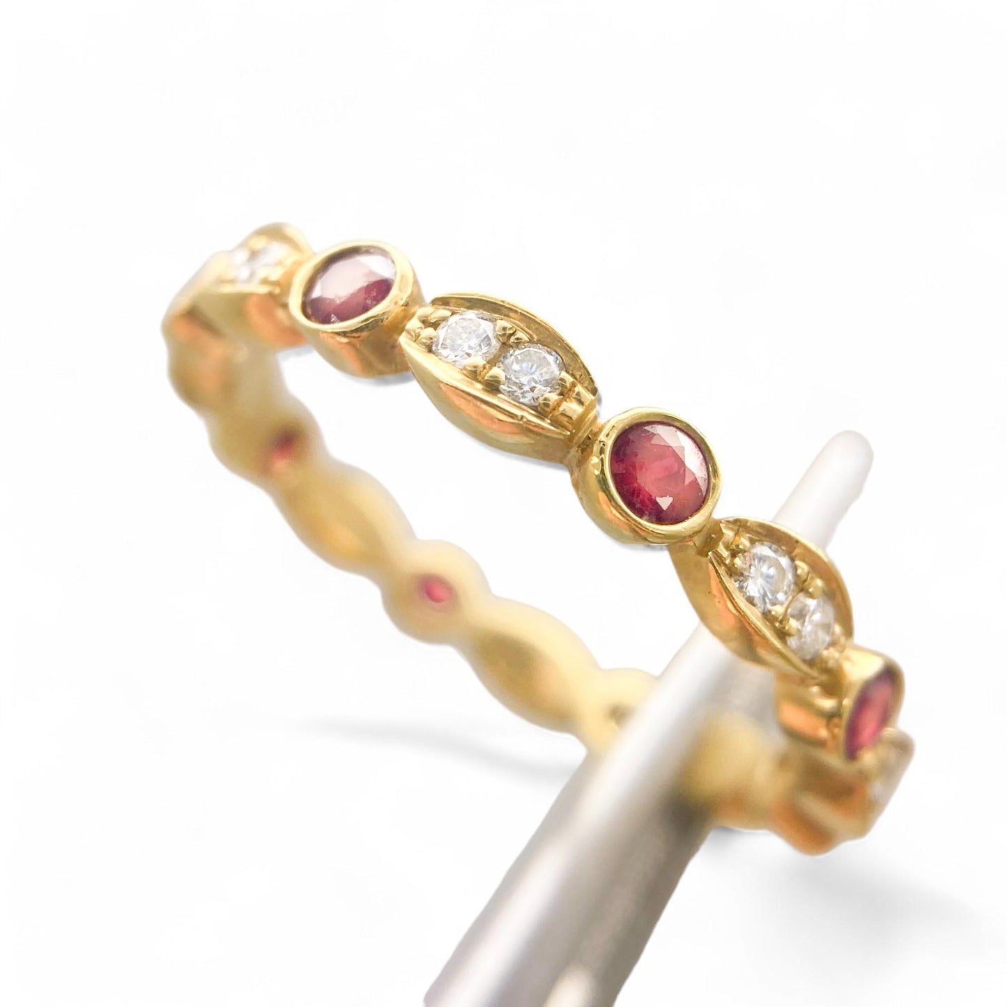 0.50 cttw Ruby & 0.25 cttw Diamond Eternity Ring in 18K Yellow Gold 7.5 US 3.0g