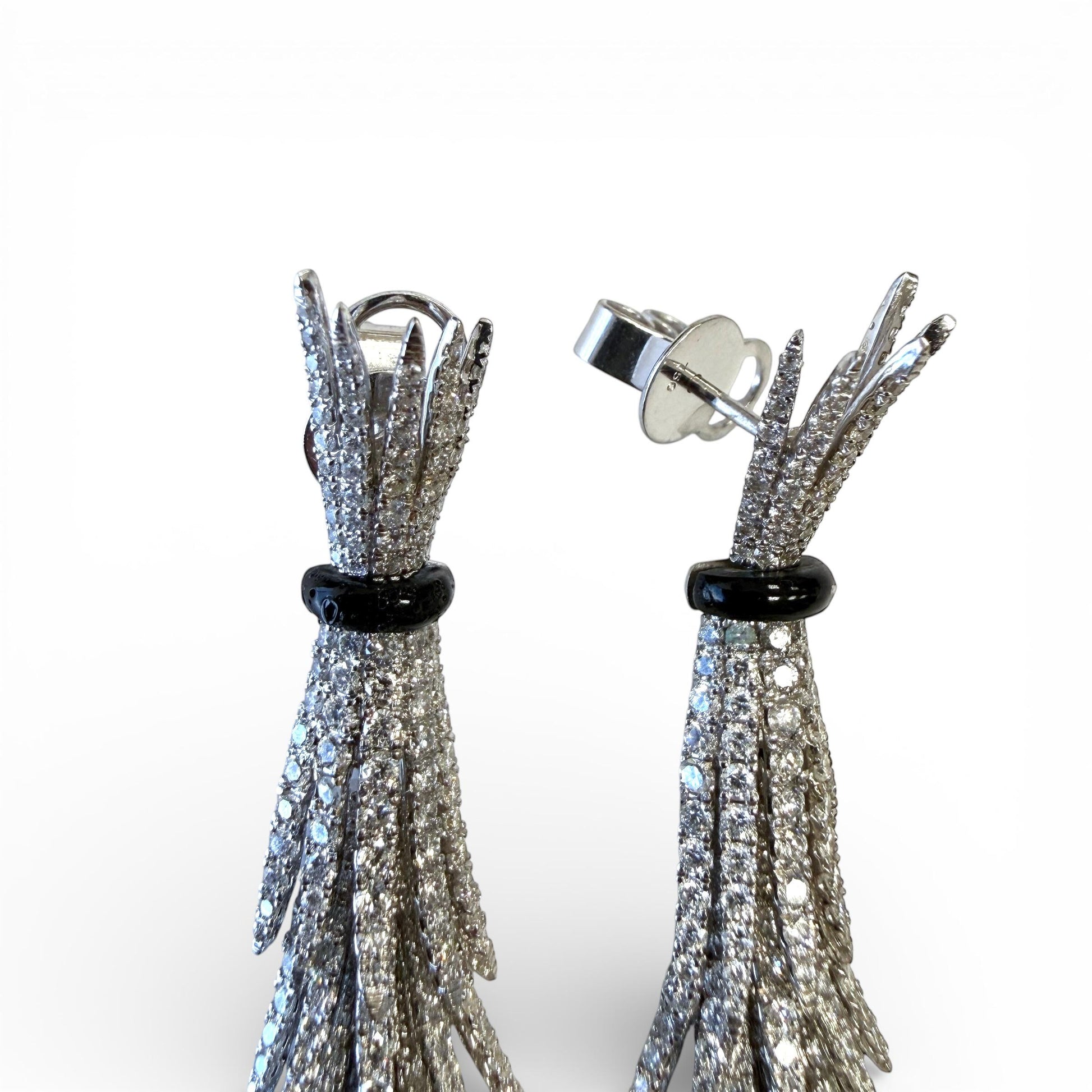18k White Gold Tassle White Diamond Drop Earrings 18.54g.