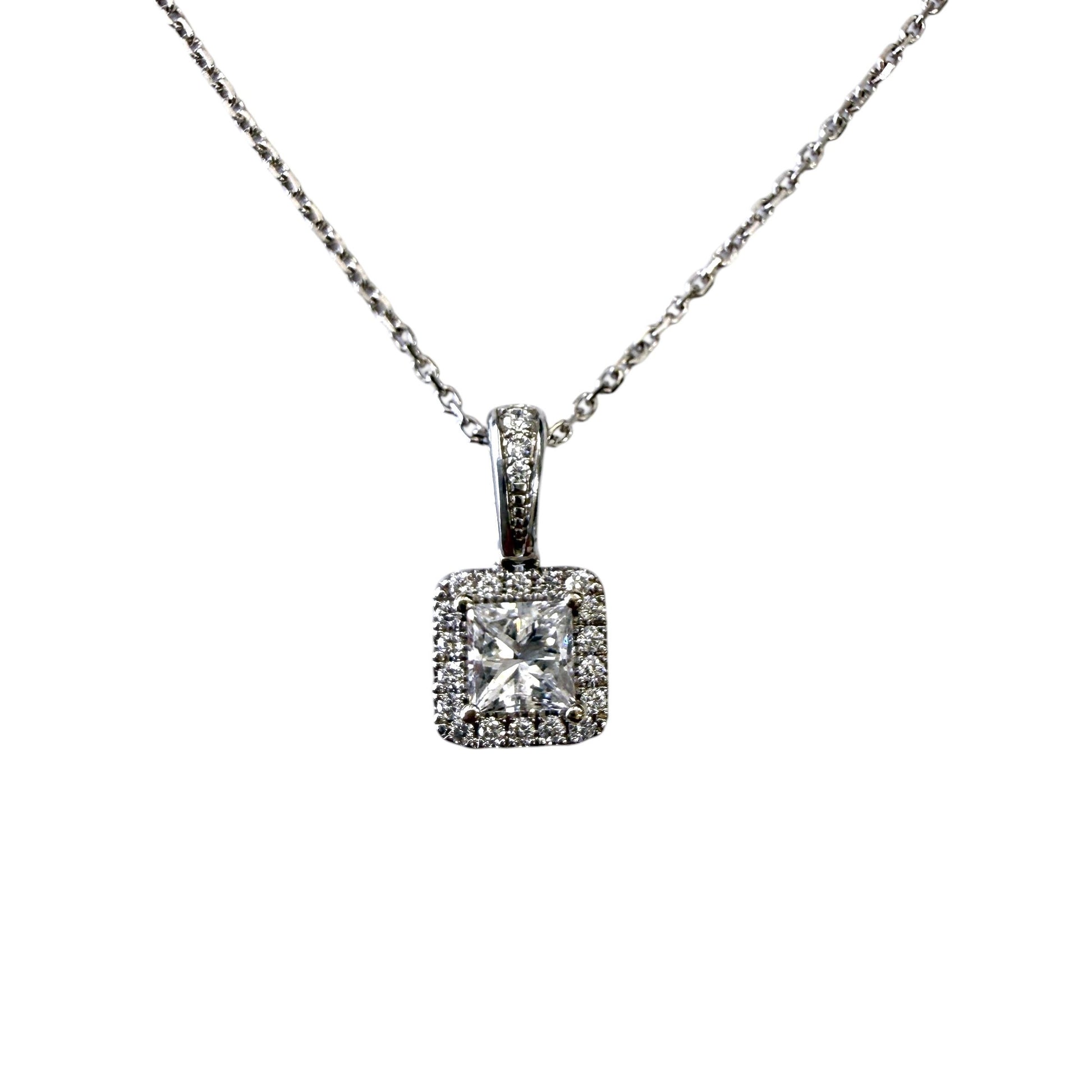 0.60cttw. White Diamond Pendant Necklace on 14k White Gold 3.01g.