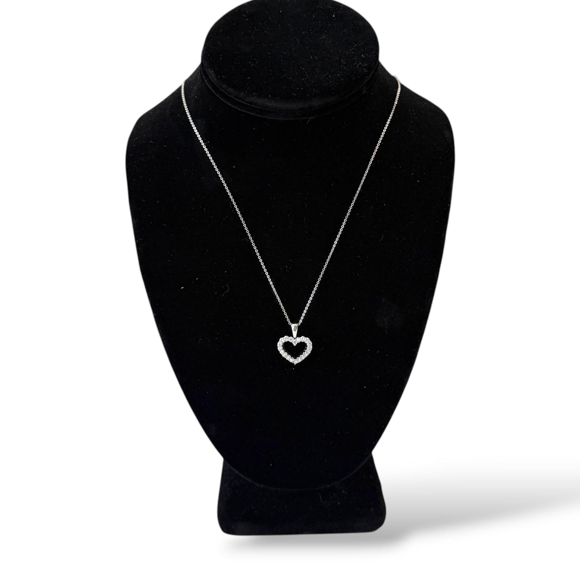 0.70cttw. White Diamond Heart Shape Pendant Necklace in Platinum 5.76g.