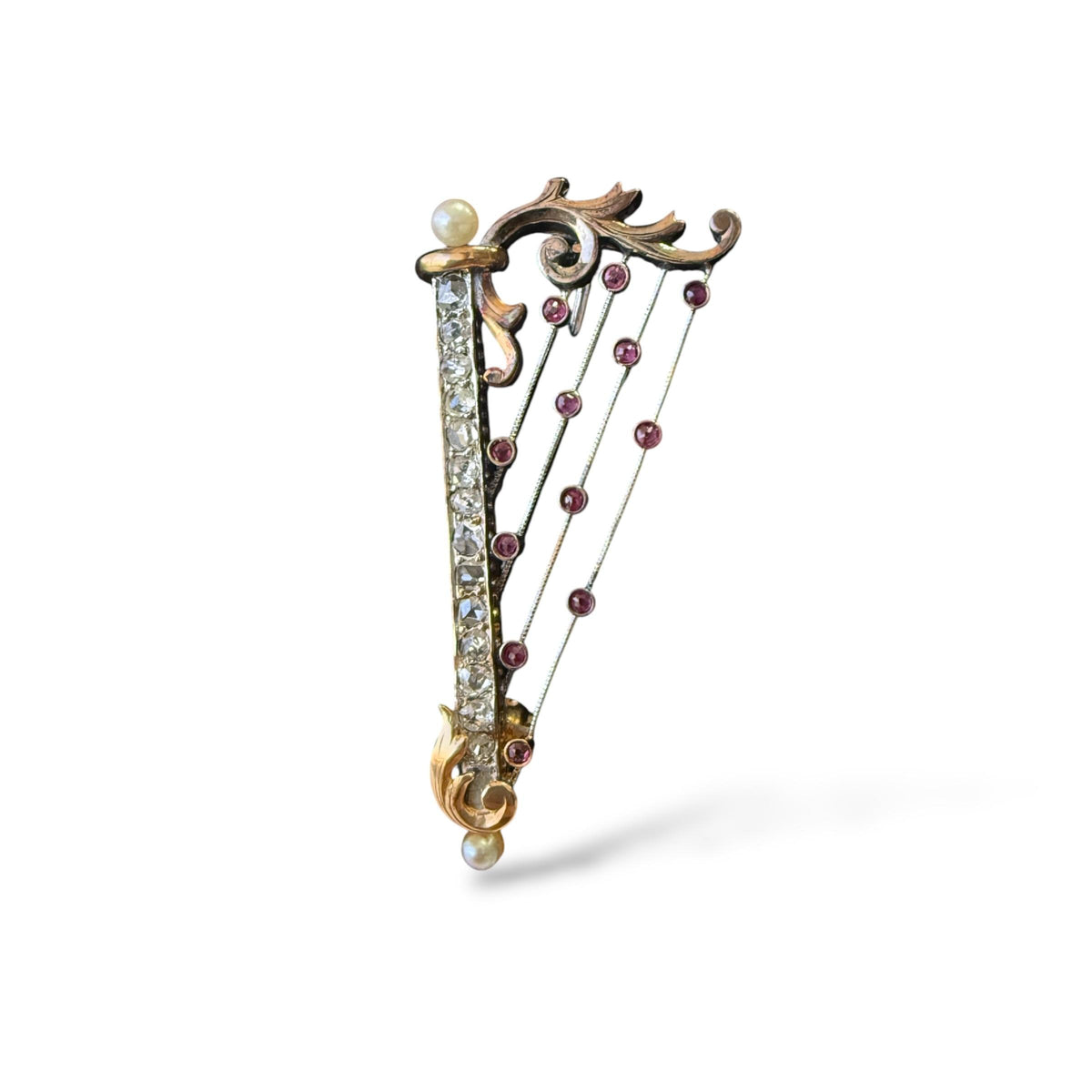 Vintage Harph Brooch With Diamonds and Ruby in 18k Gold 5.75g.