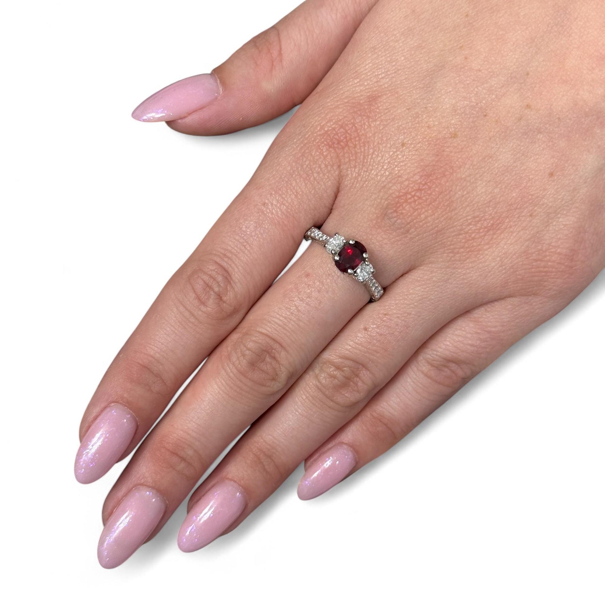 1.23 Ruby& White Diamond Ring in Platinum 7.75US. 8.33g.