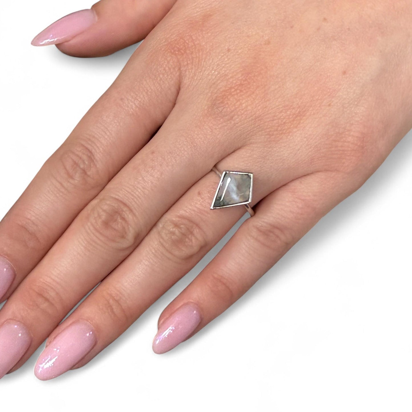 Kite Shape Moss Agate Bezel Ring in 14k White Gold 6.5US 2.9g.