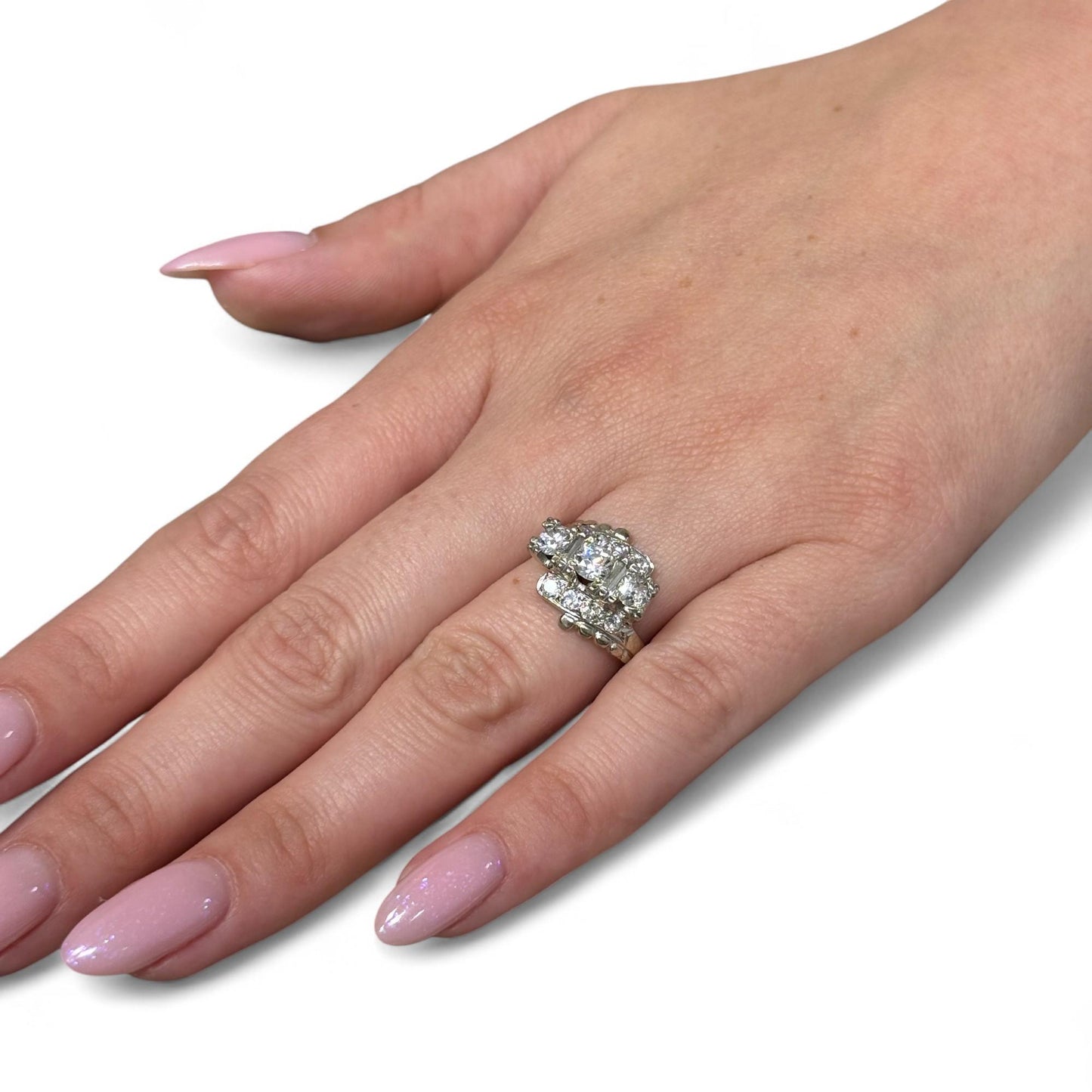 1.96cttw. White Diamond Vintage Cluster Ring in 14k White Gold 5US 6.65g.