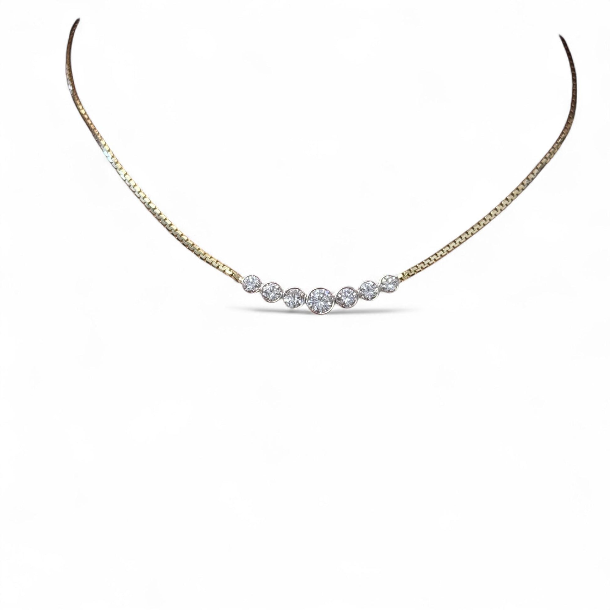 2.78cttw. White Diamond Graguated Necklace in 14k Yellow Gold 6.6g.