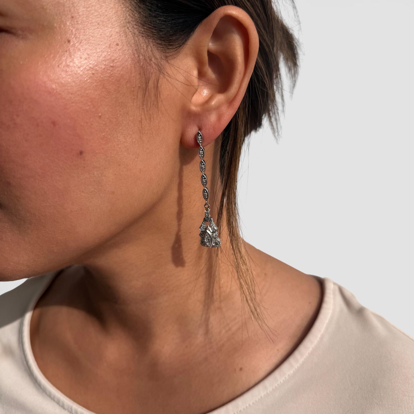 1.74cttw. White Diamond Vintage Drop Earrings in 14k White Gold 9.44g.