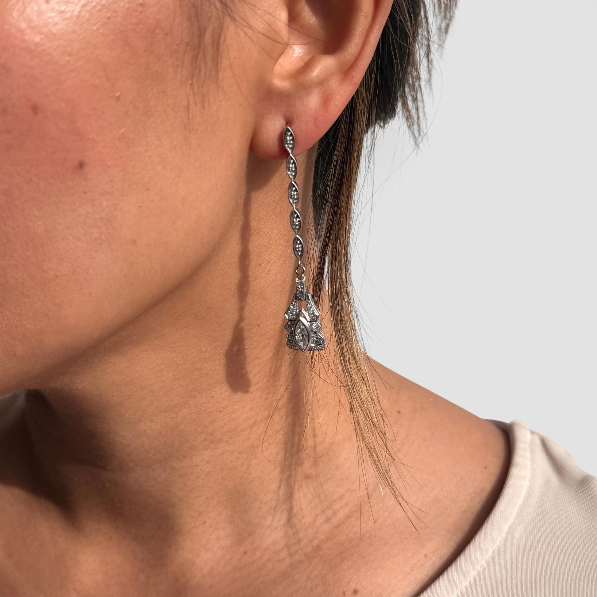 1.74cttw. White Diamond Vintage Drop Earrings in 14k White Gold 9.44g.