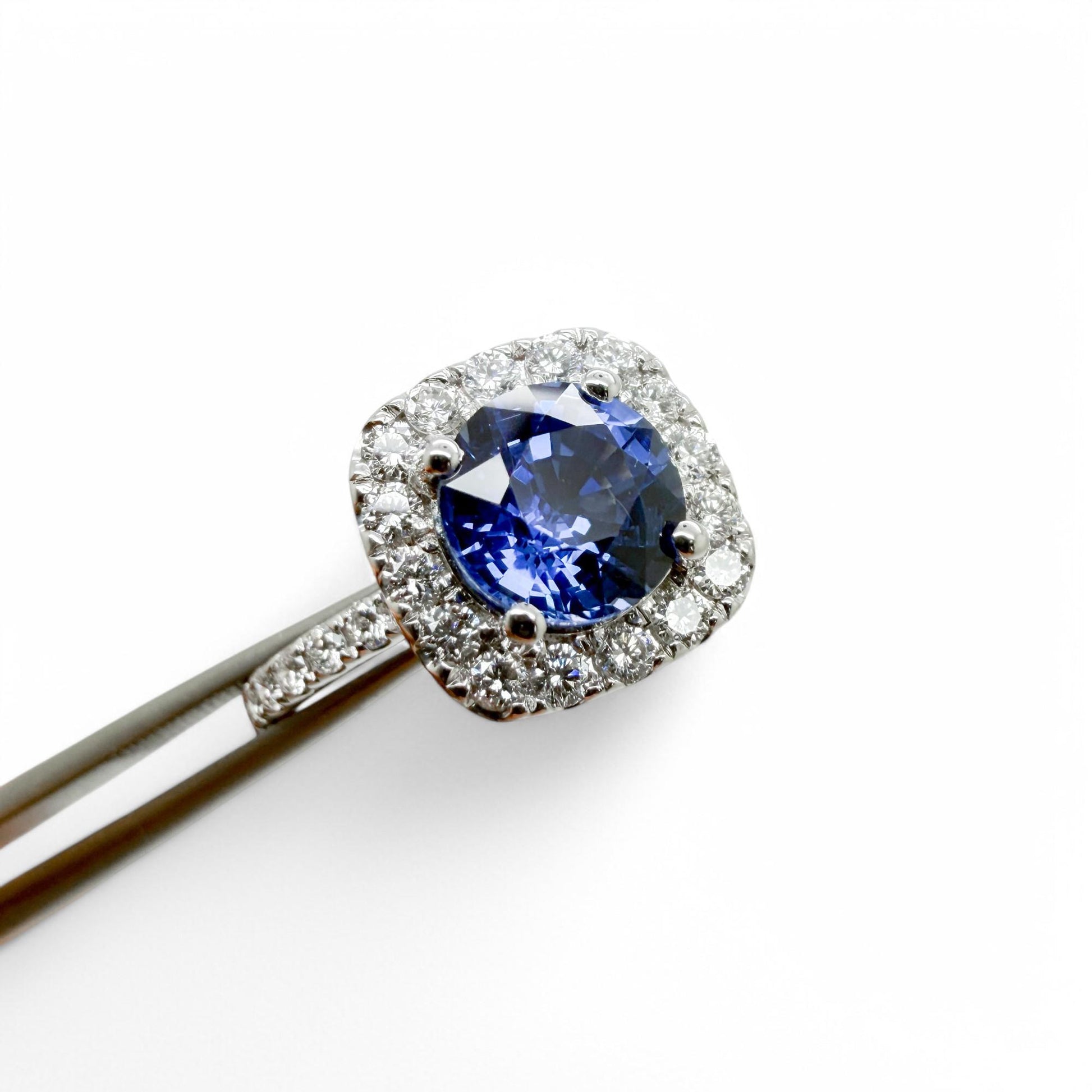 1.35 ct. Blue Sapphire Hallo White Diamond Ring in 14k White Gold 6US 2.27g