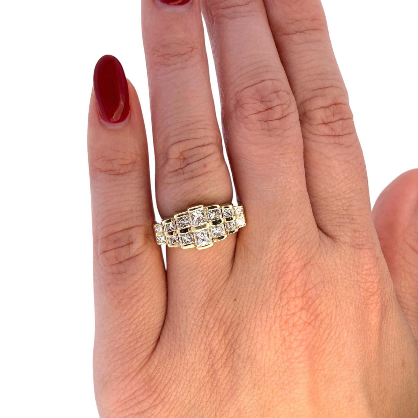 0.84cttw. White Diamond Ring in 14k Yellow Gold 6US 8.57g.