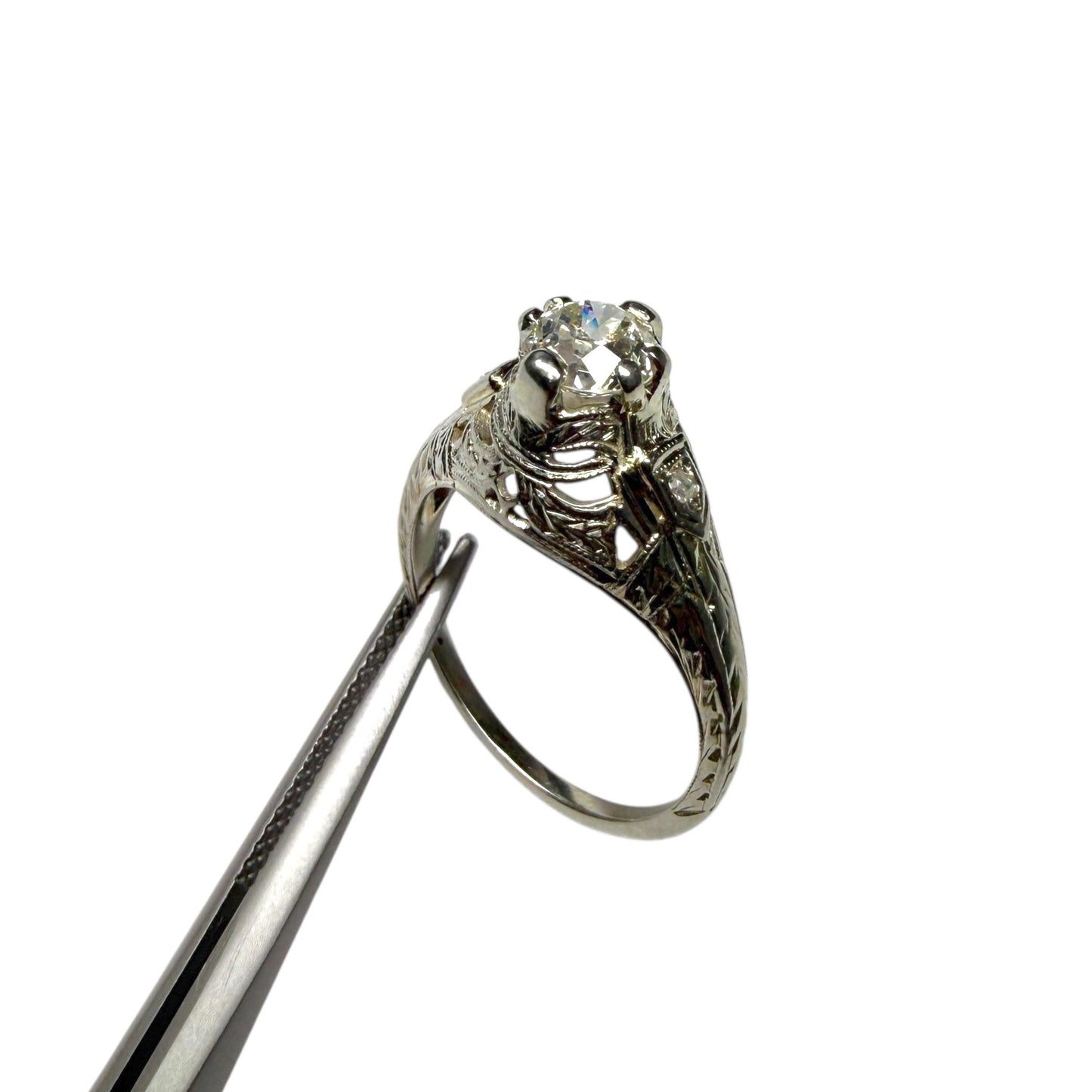 0.65ct. White Diamond Antique Ring in 18k White Gold 6.25US 2.72g.