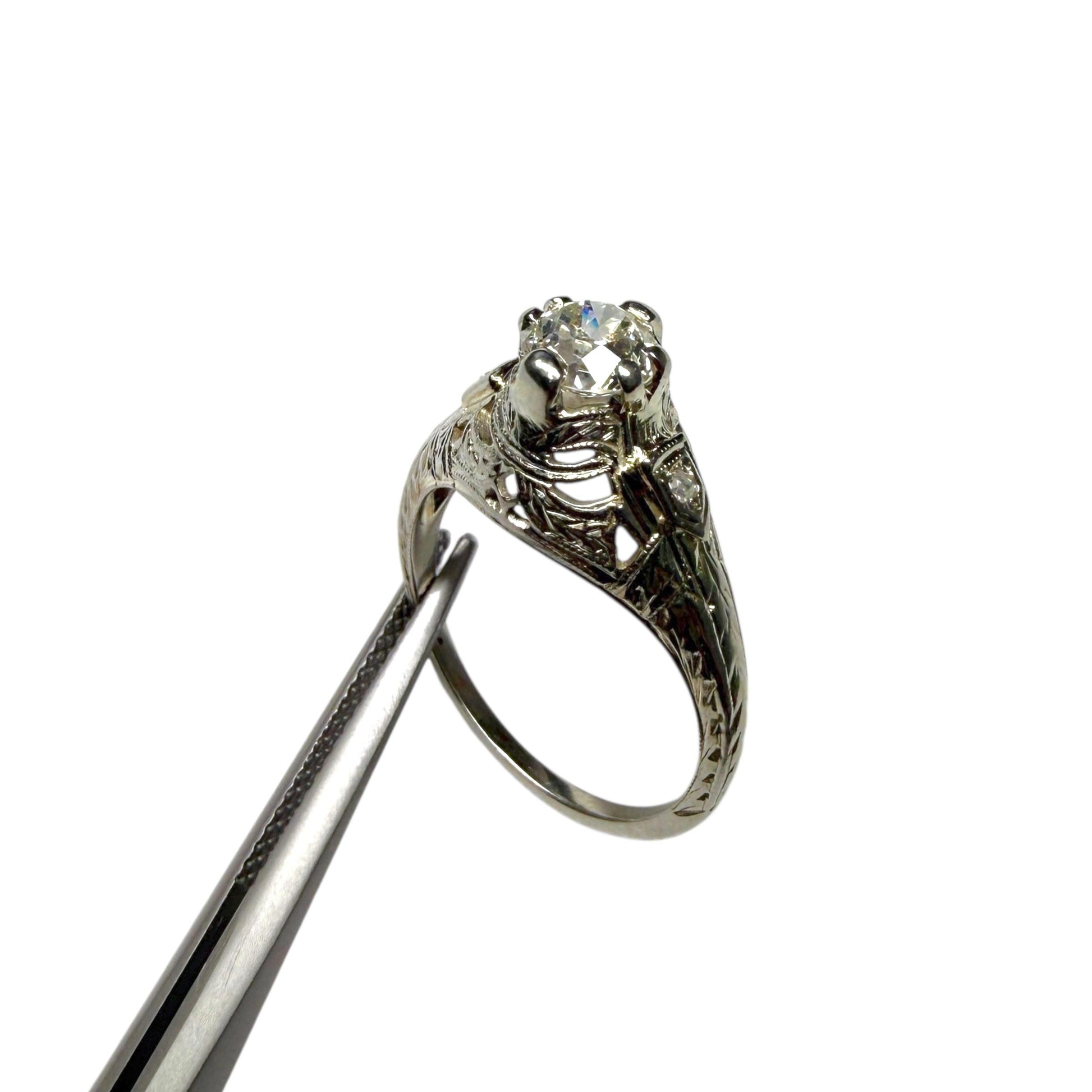 0.65ct. White Diamond Antique Ring in 18k White Gold 6.25US 2.72g.