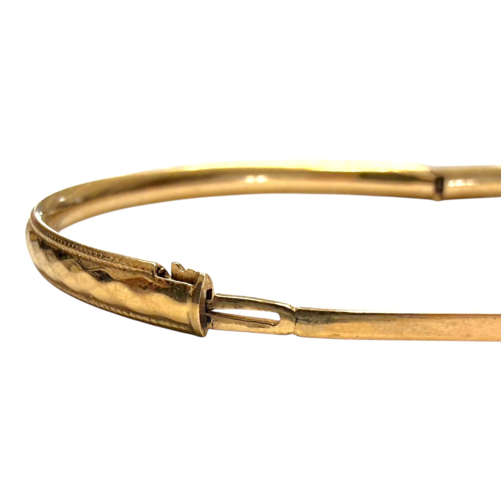 14k Yellow Gold Hammered Bangle 5.20g. 7"