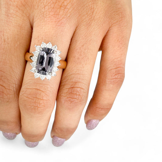 2.75 ct. Grey Spinel & 0.50 cttw. Diamond Ring in Yelow Gold and Platinum 6US