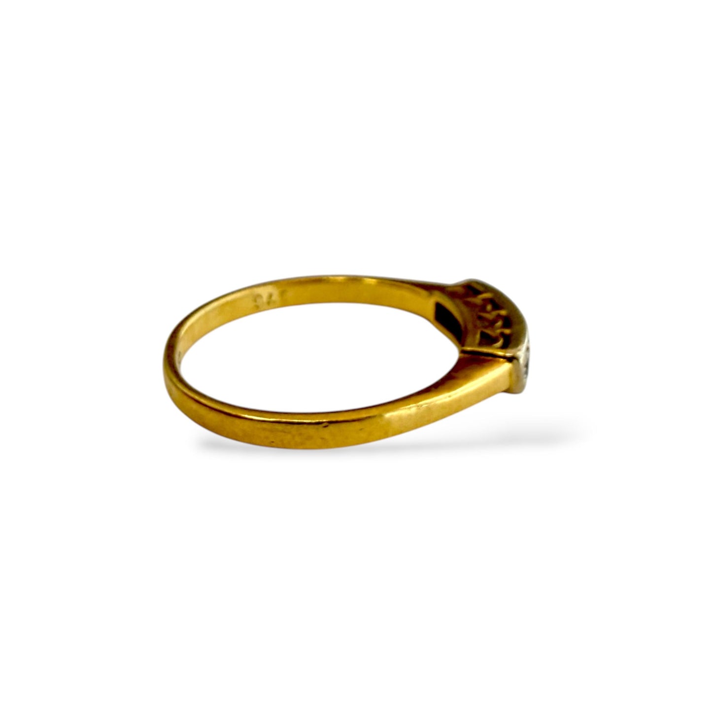 Vintage 0.15cttw. White Diamond 5 Stone Ring in 18k Yellow Gold 6.5US 2.35g.