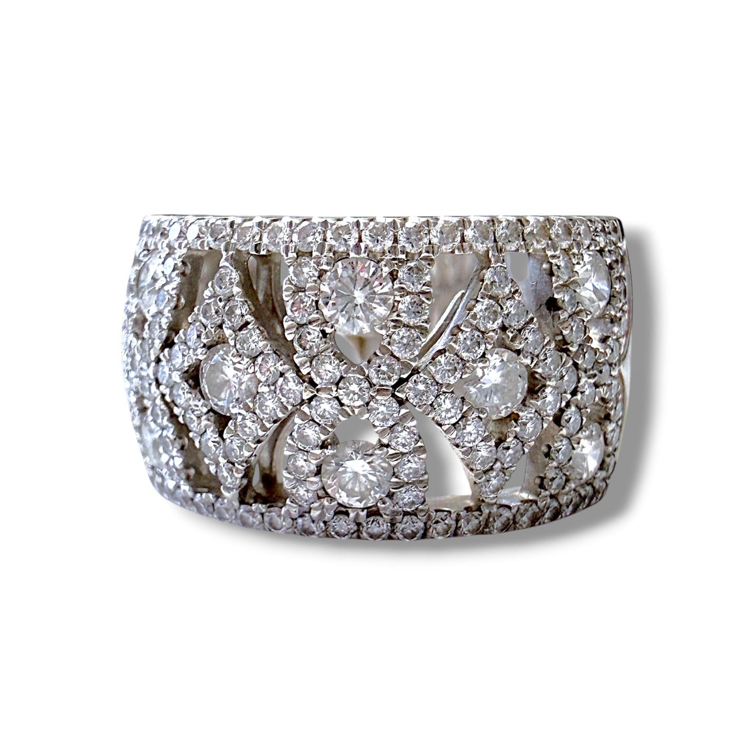 1.20cttw. White Diamond Wide Ring in 14k White Gold 7.5US 10.88g.
