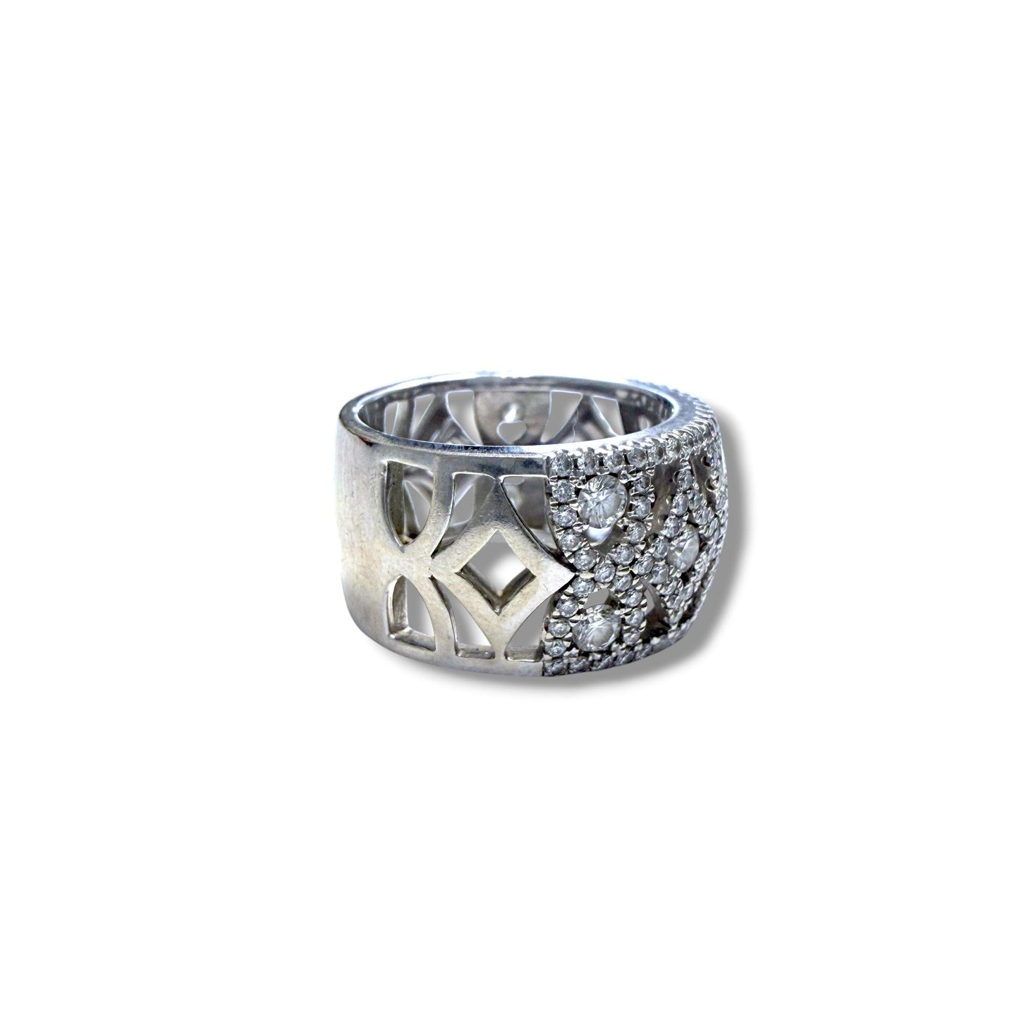 1.20cttw. White Diamond Wide Ring in 14k White Gold 7.5US 10.88g.