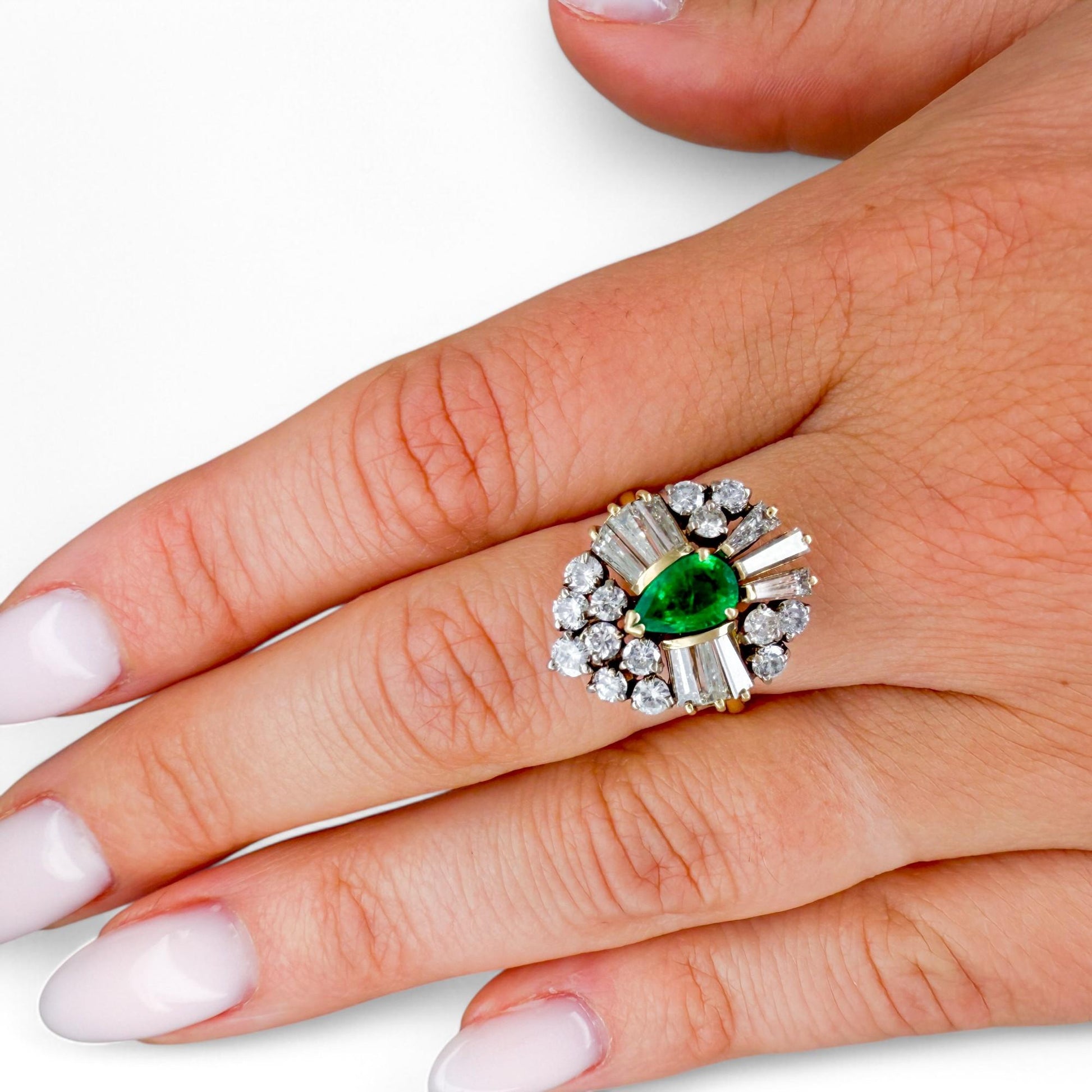 Vintage 0.47ct Emerald & 1.38ct. White Diamond Balerina Ring 14k Yellow Gold 6.5