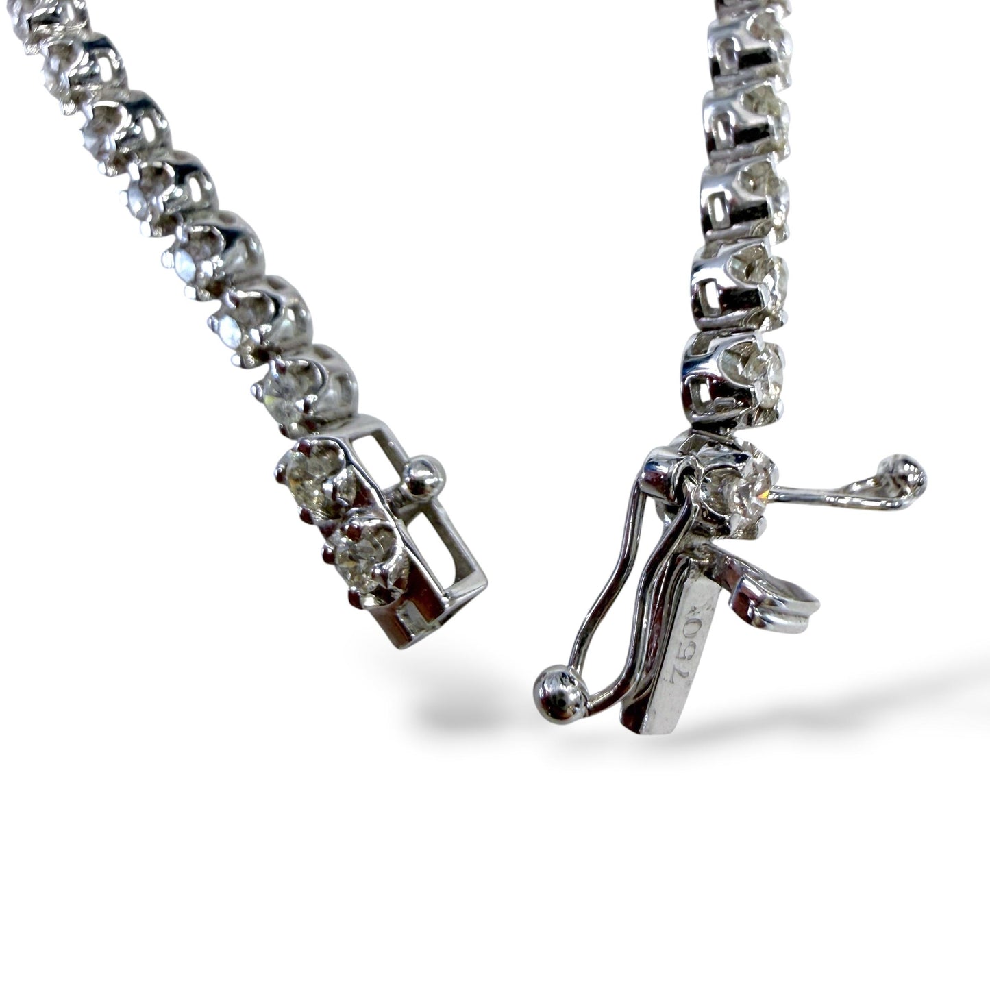 1.40cttw. White Diamond Tennis Bracelet in 14k White Gold  8.56g