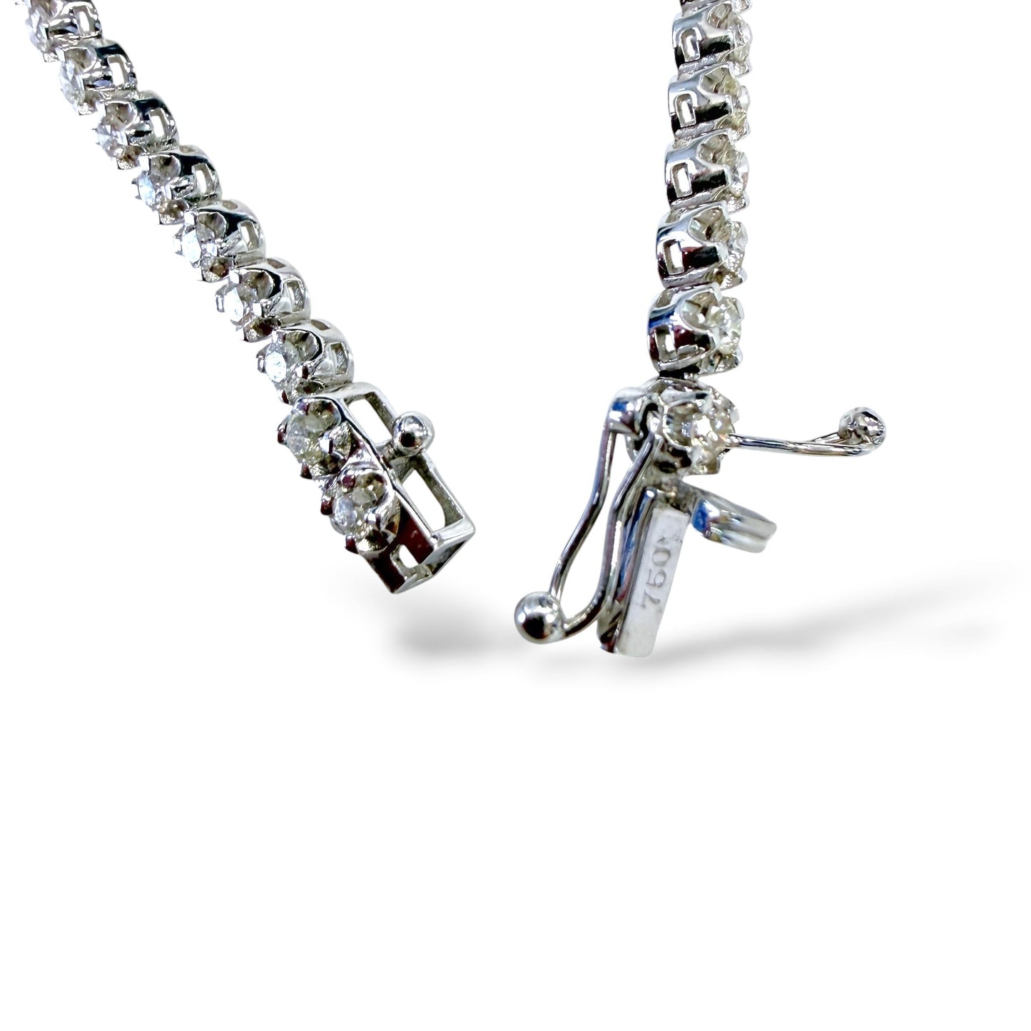 1.40cttw. White Diamond Tennis Bracelet in 14k White Gold  8.56g