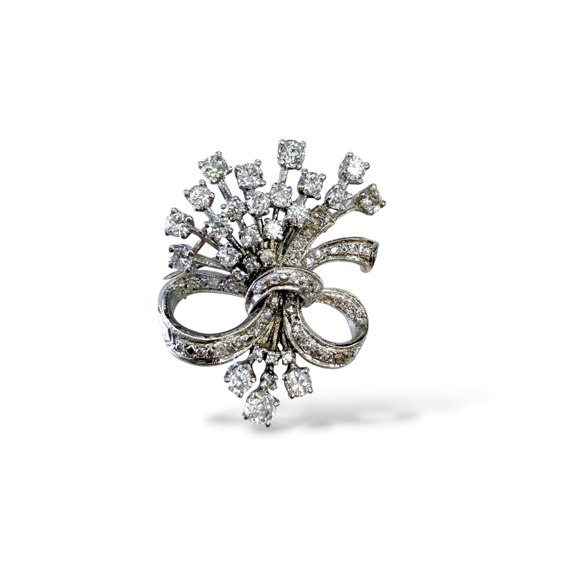 Approx. 2.50cttw White Diamond Vintage Brooch in Platinum 11.97g.