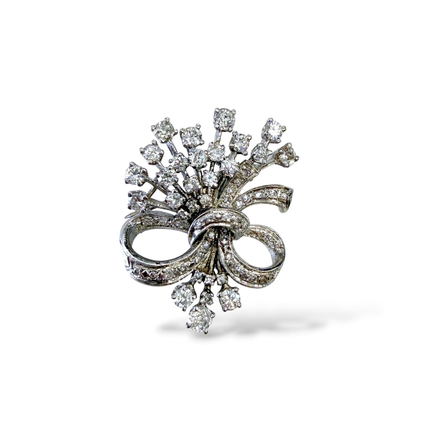 Approx. 2.50cttw White Diamond Vintage Brooch in Platinum 11.97g.