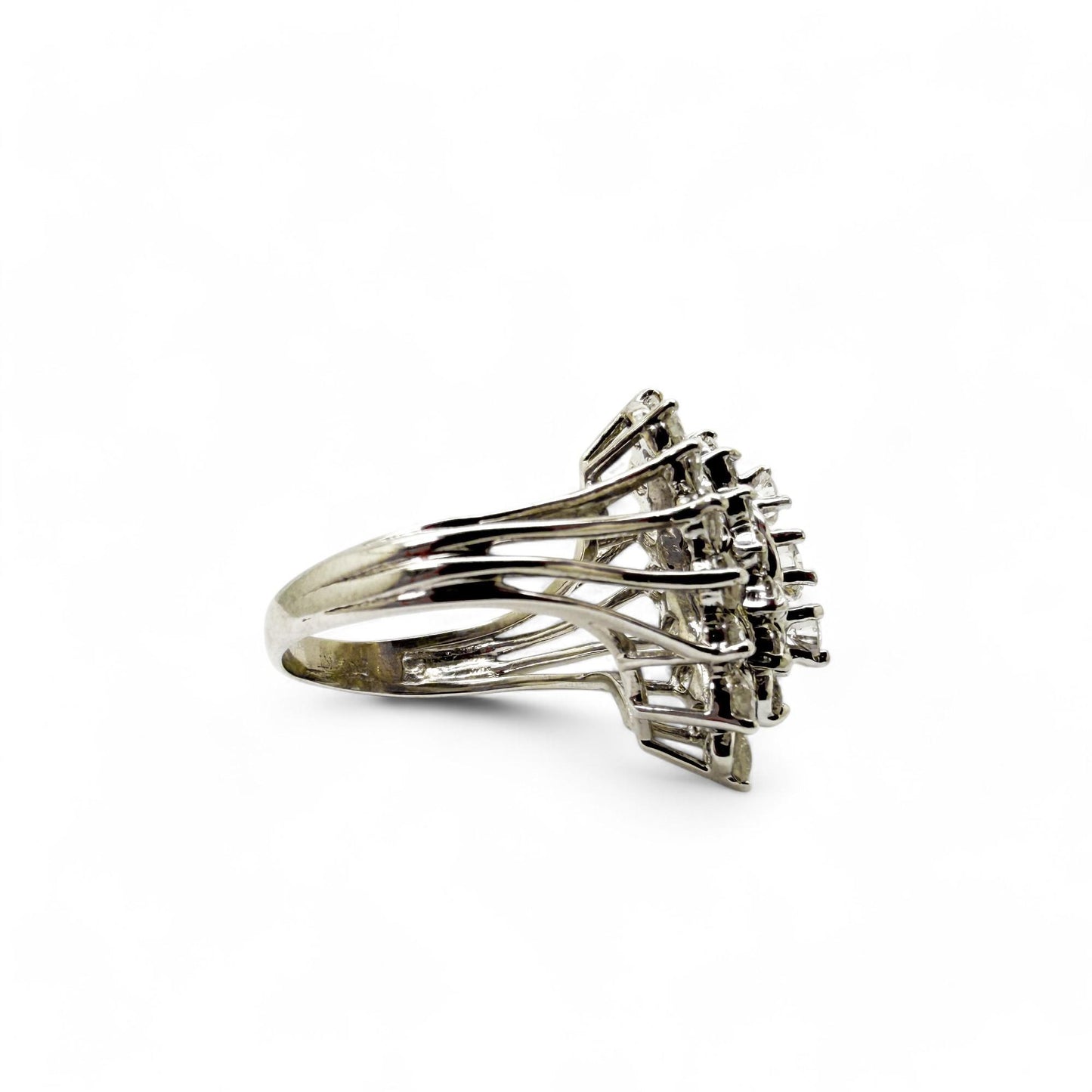2.50 ctw White Diamond Cluster Ring in 14K White Gold 8US 8.10 g