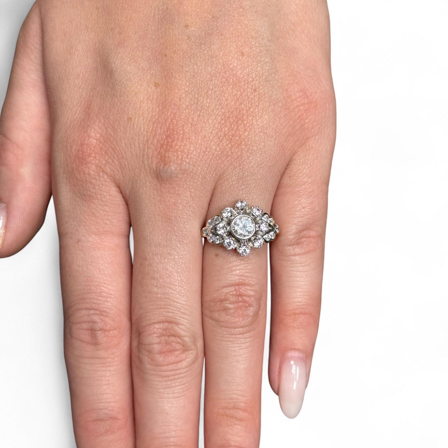 1.24cttw. White Diamond Ring in 14k Yellow Gold 6.75US 4.50g.