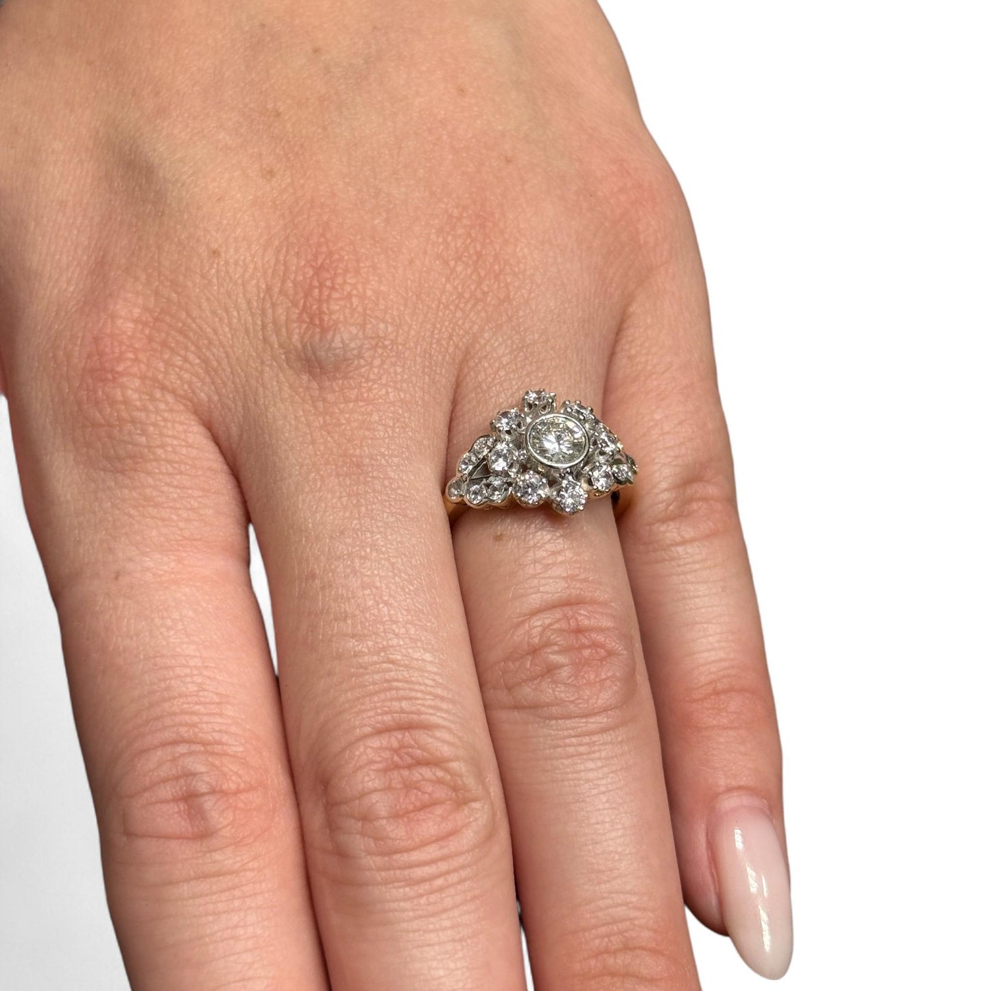 1.24cttw. White Diamond Ring in 14k Yellow Gold 6.75US 4.50g.