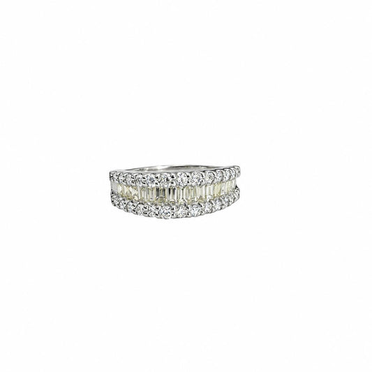 1cttw. White Diamond Baguette Ring in 18k White Gold 7US 3.90g.