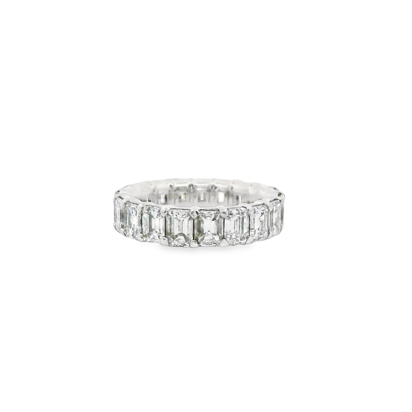 3.80 cttw. White Diamond Eternity Band in Platinum 4.25US 6.87g.